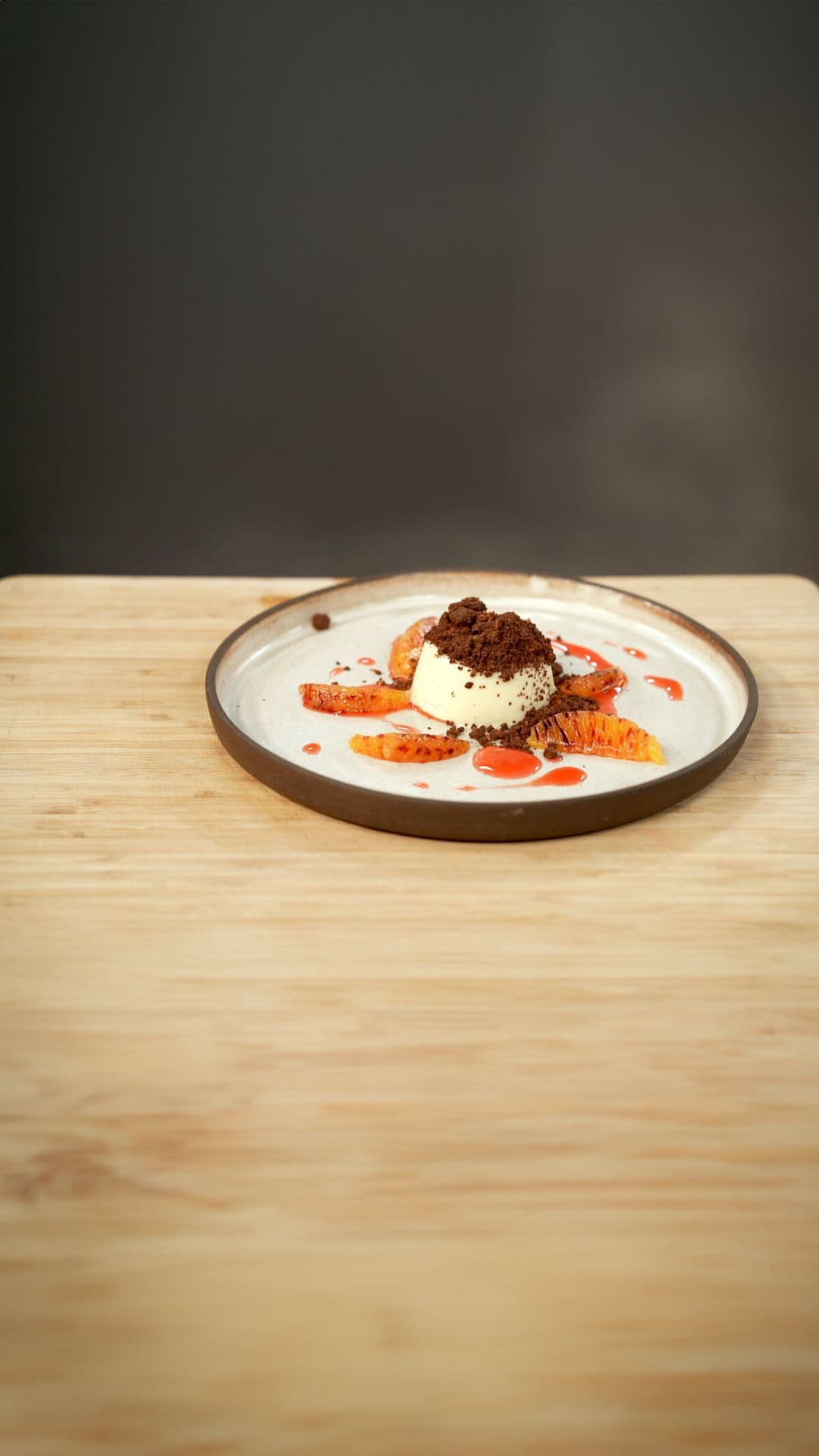Panna cotta van appelsien met chocolade crumble
