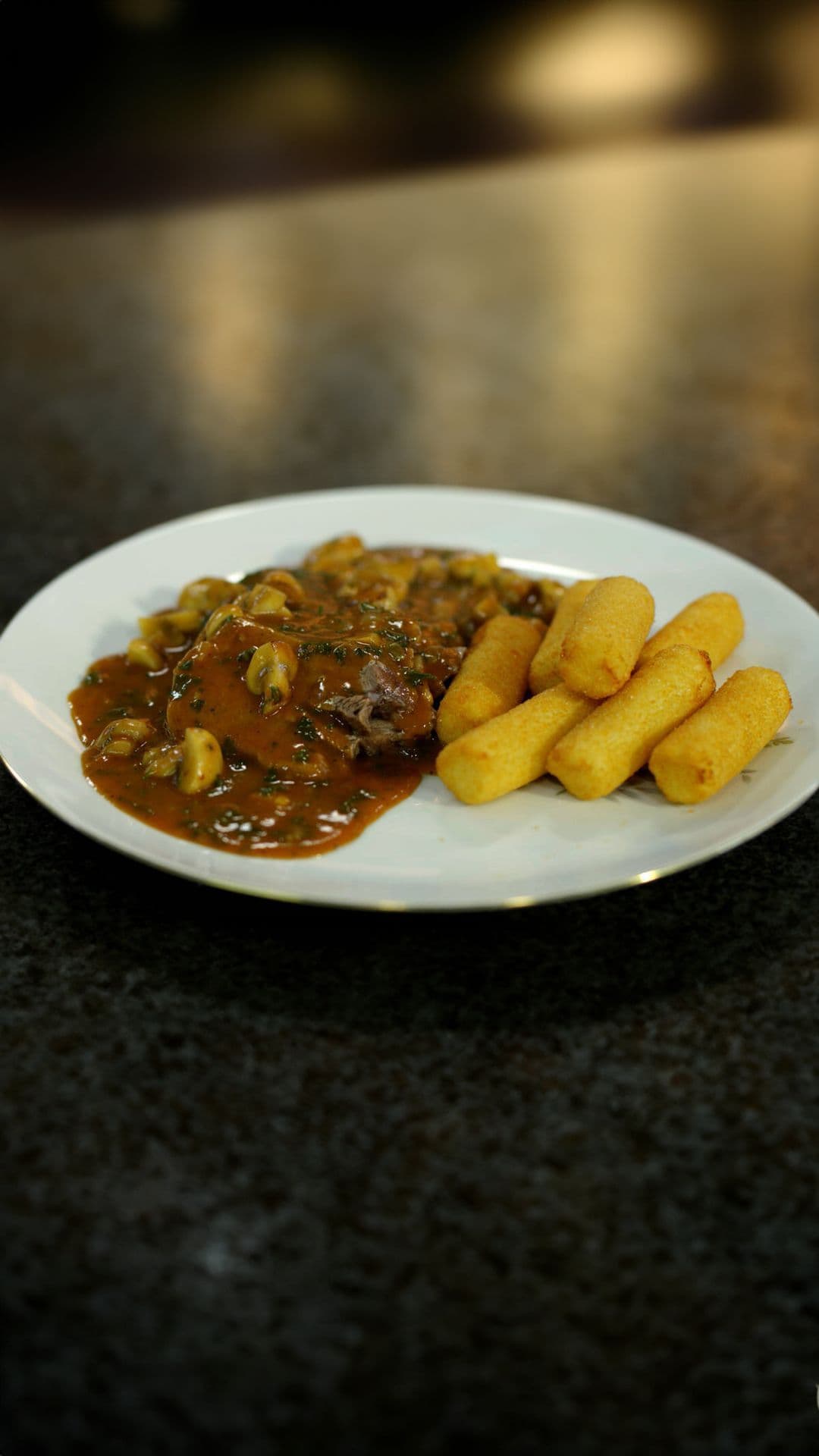 Kalfstong in madeirasaus 