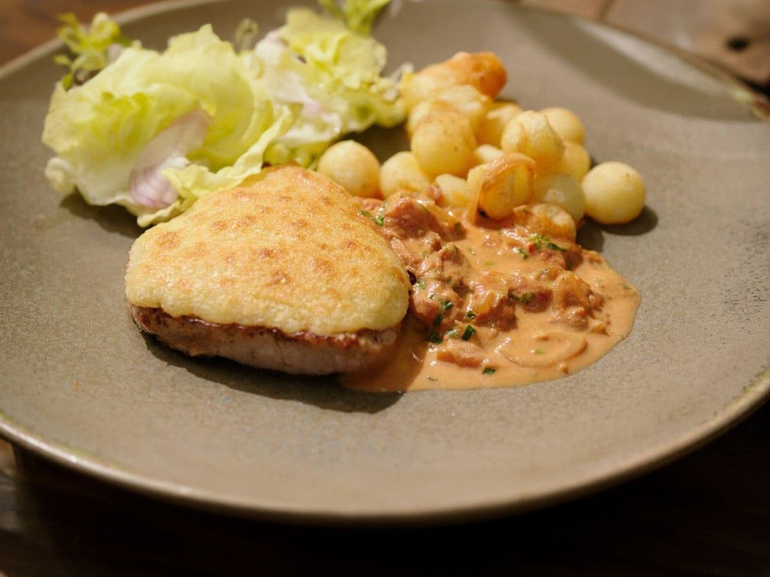 Kalfsmedaillon 'Orloff' met Parisienne aardappelen