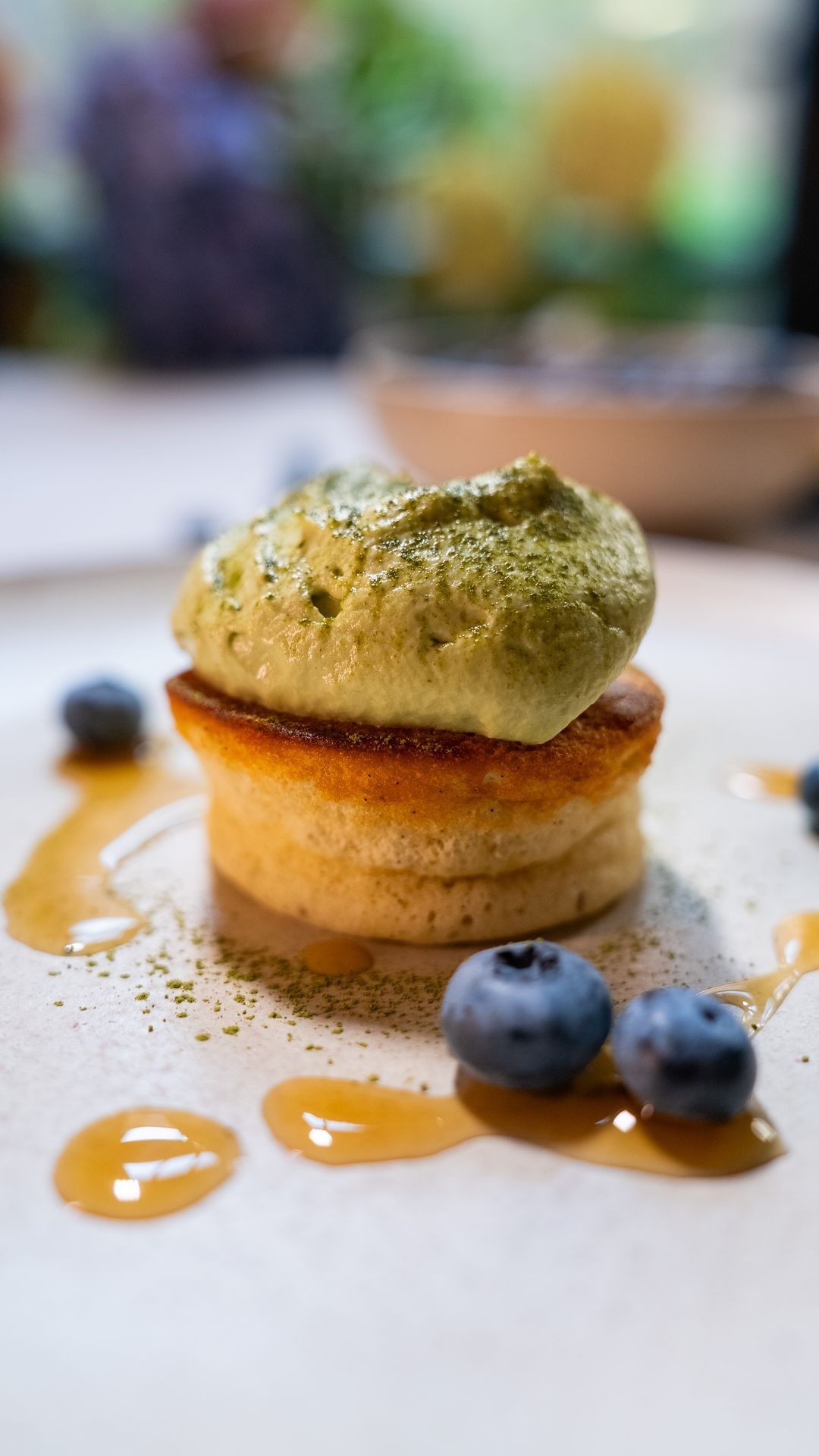 Pancakes met matcharoom en blauwe bessen
