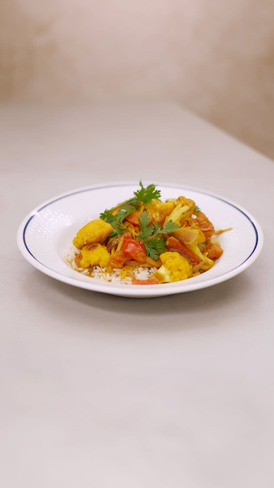 Indiase curry met bloemkool en rijst