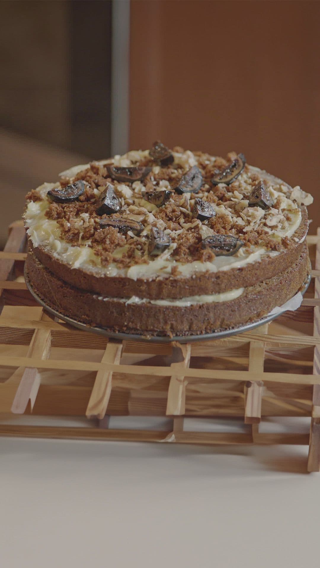 Honingcake met walnoten en botercrème