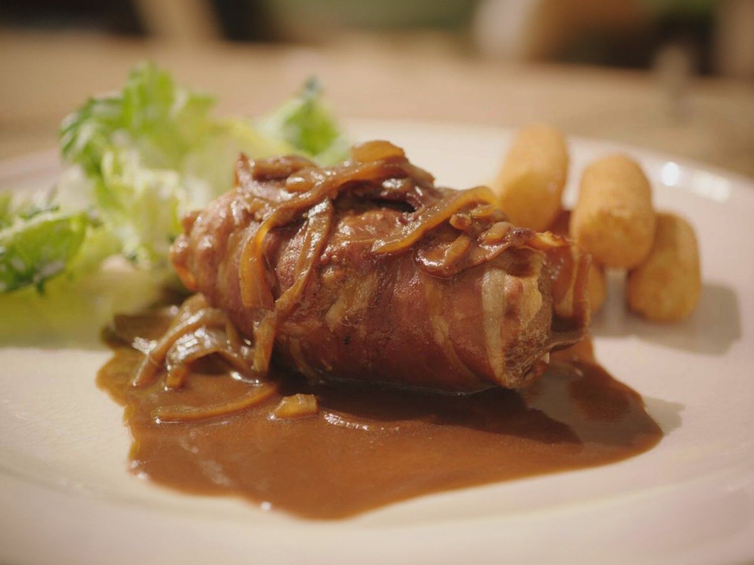 Slavinken met kroketten en kropsla