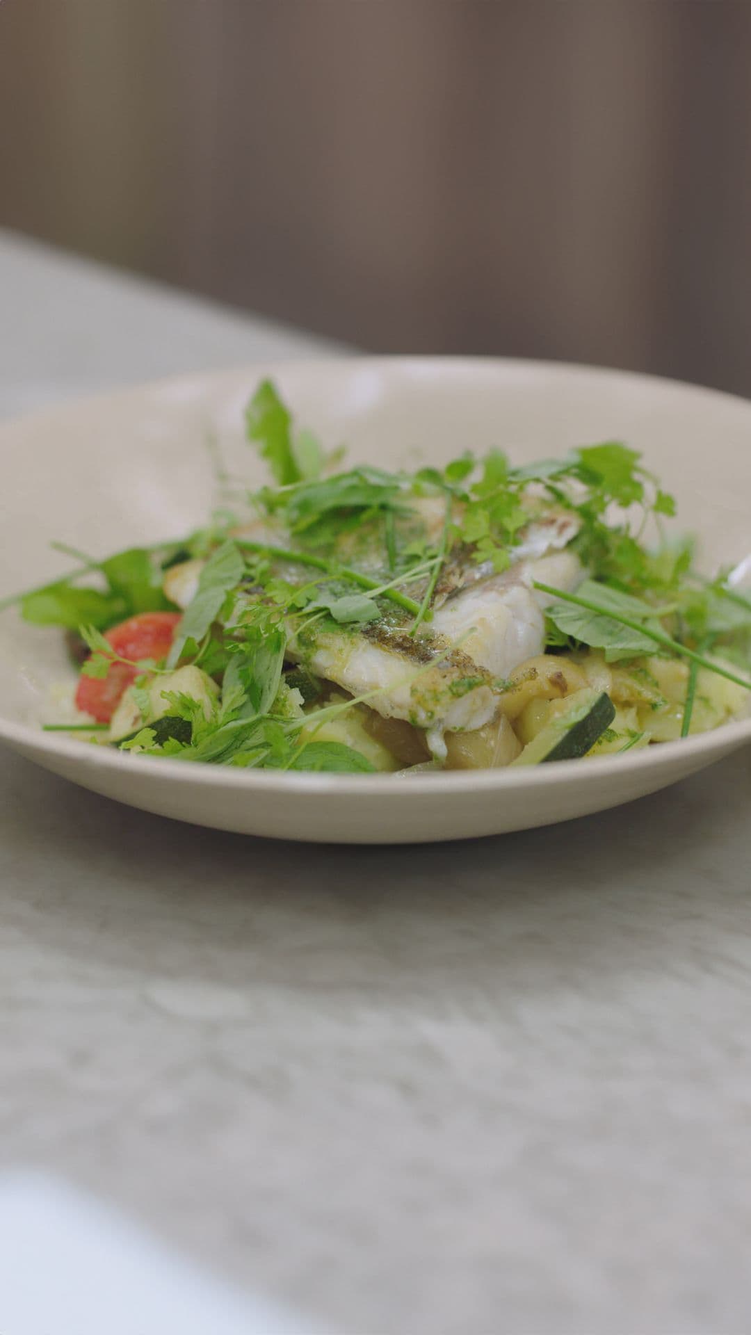 Snoekbaars provençale met basilicum