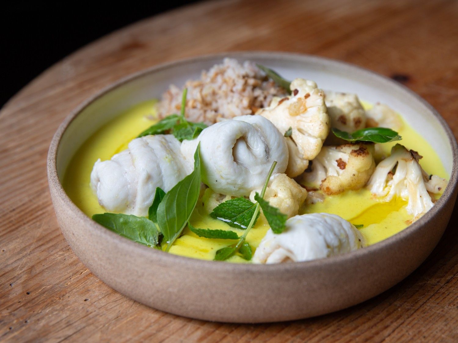 Pladijs met bloemkool in groene curry