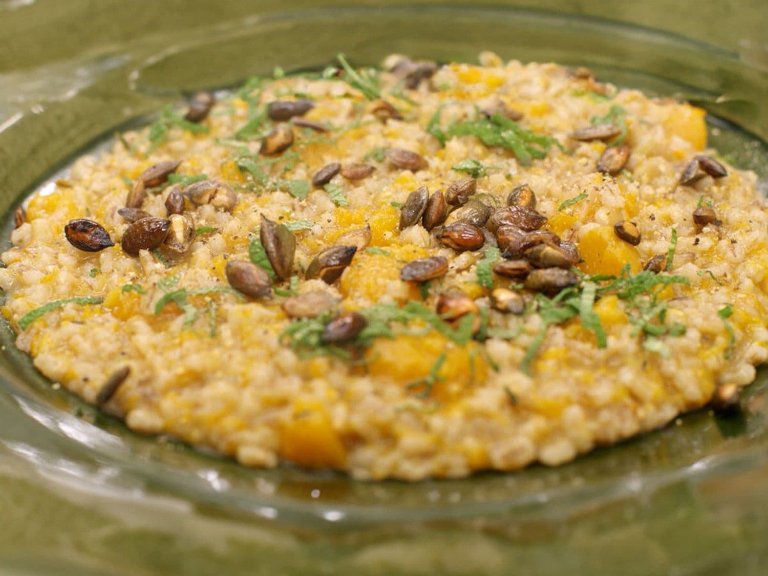 Risotto van gerst, butternut-pompoen en salie
