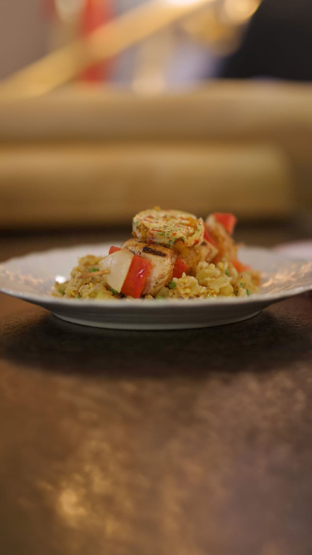 Kipbrochette met paprikaboter en rijst
