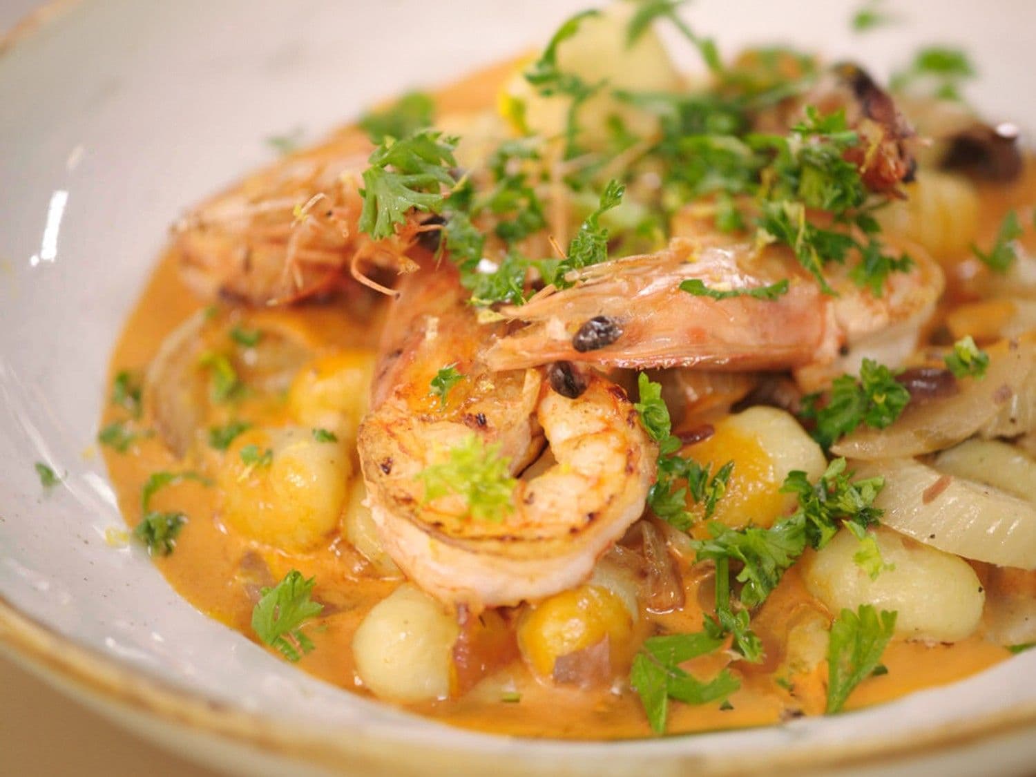 Gamba’s met venkel, gnocchi en pastis