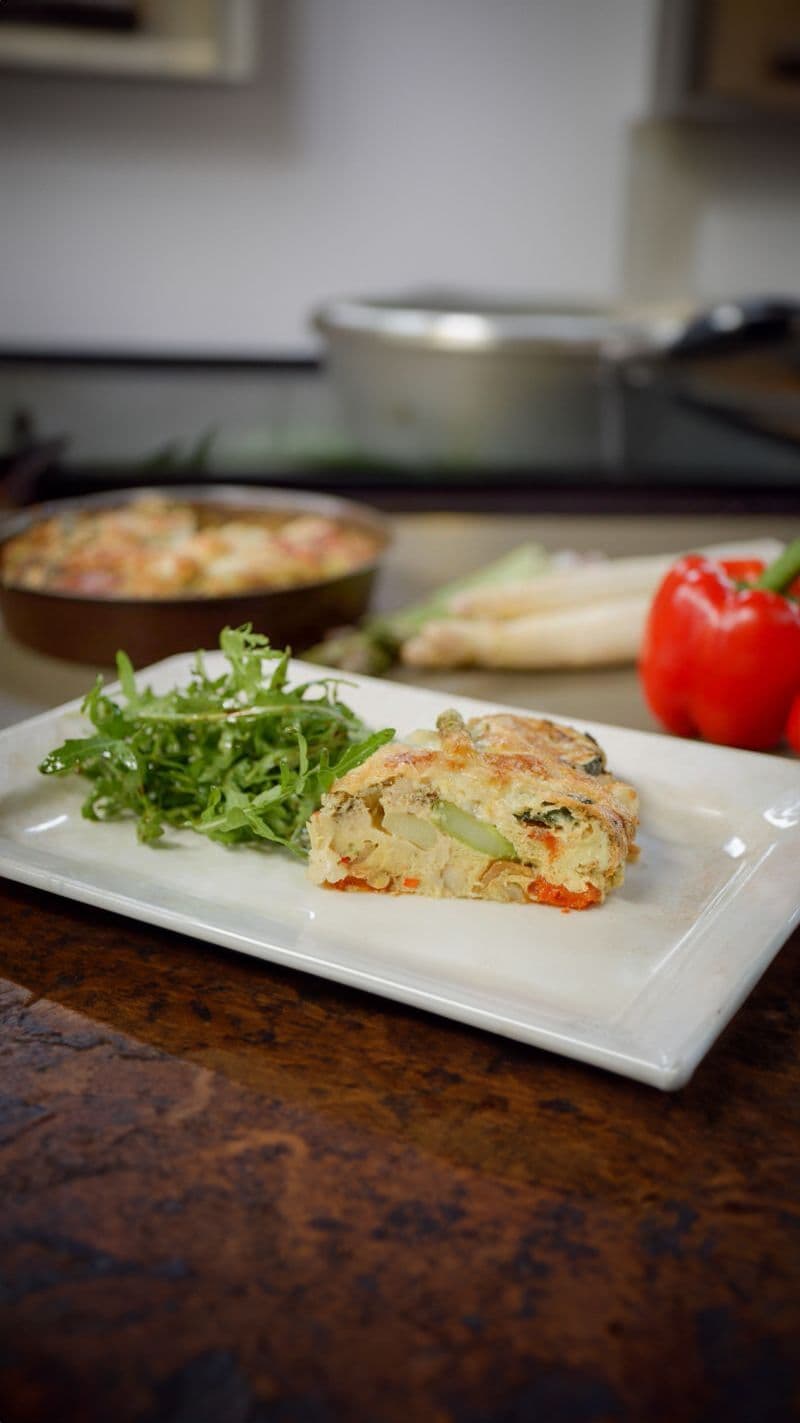 Frittata met gegrilde asperges en paprika