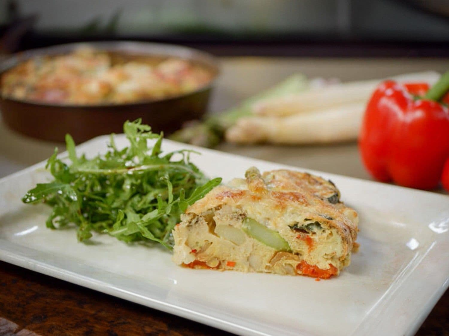 Frittata met gegrilde asperges en paprika