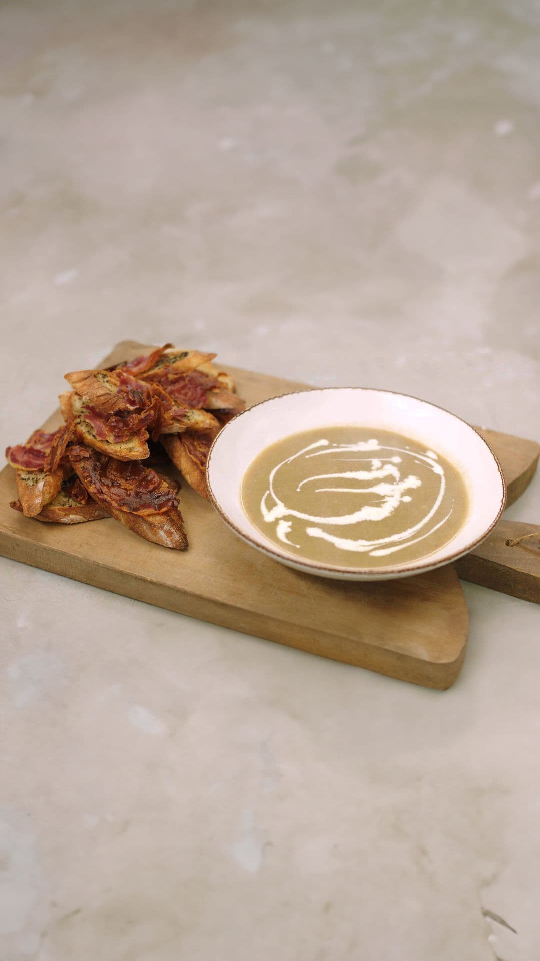 Champignonsoep met truffeltoastjes en pancetta