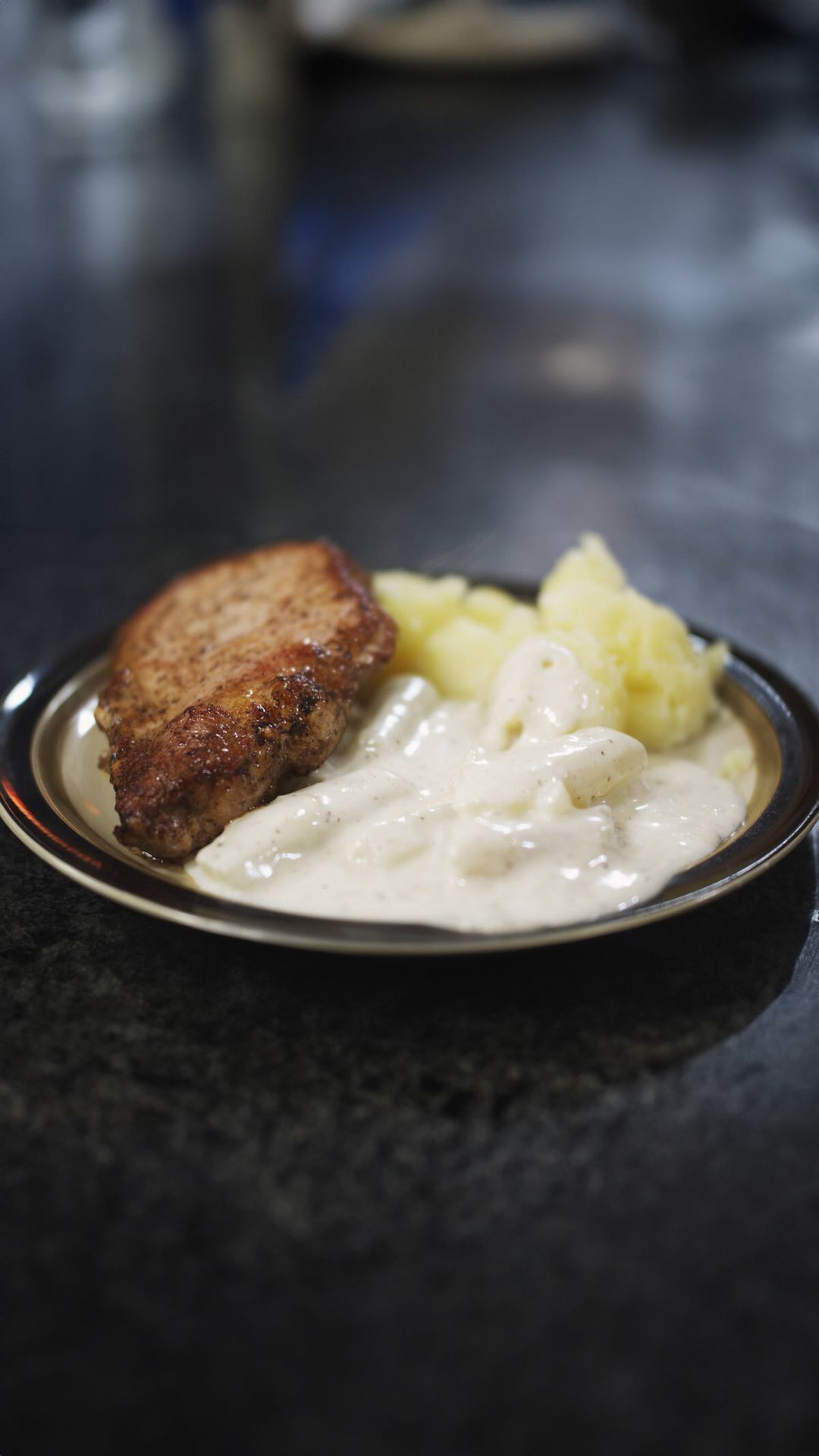 Kotelet met schorseneren in witte saus