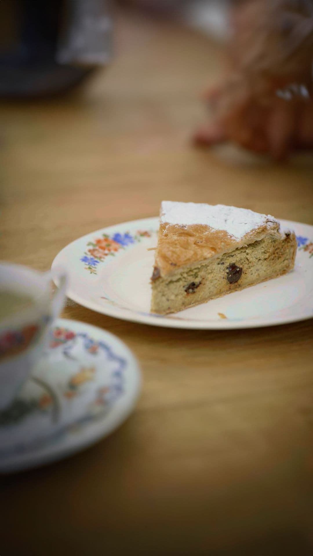 Mattentaart met pistache en amarenakersen
