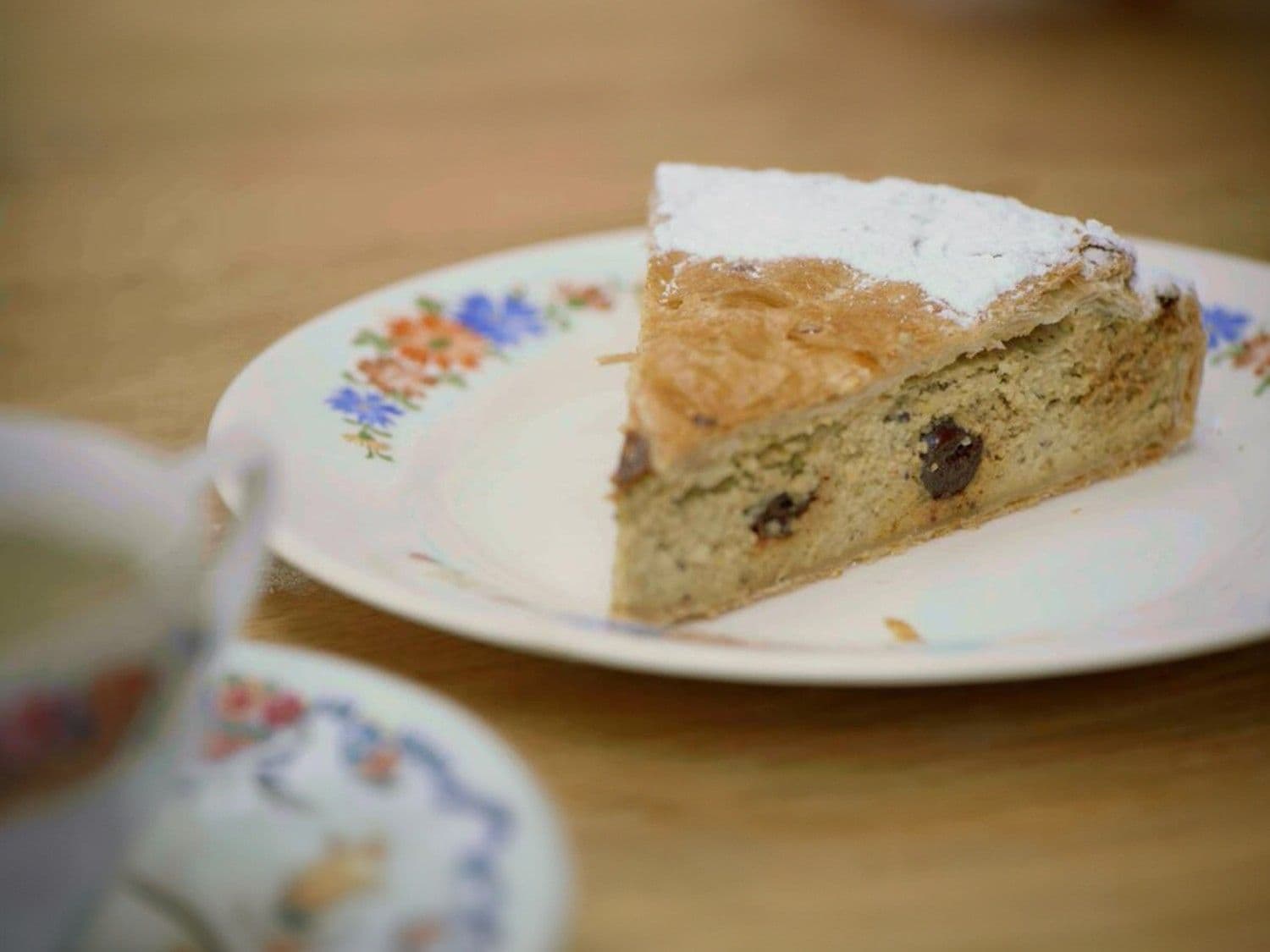 Mattentaart met pistache en amarenakersen