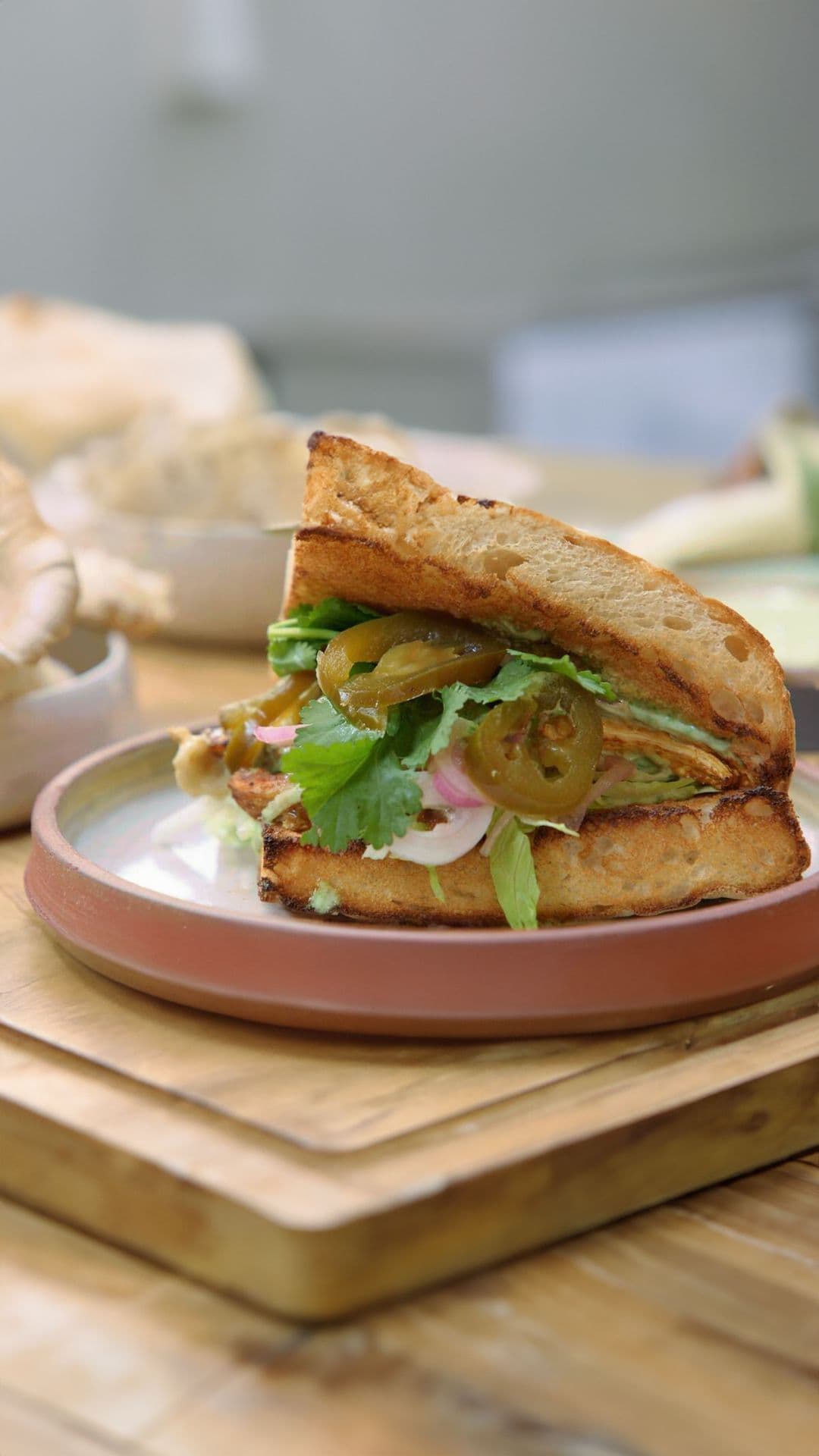 Vegetarische kebab met oesterzwammen, daslook en gegrilde brie