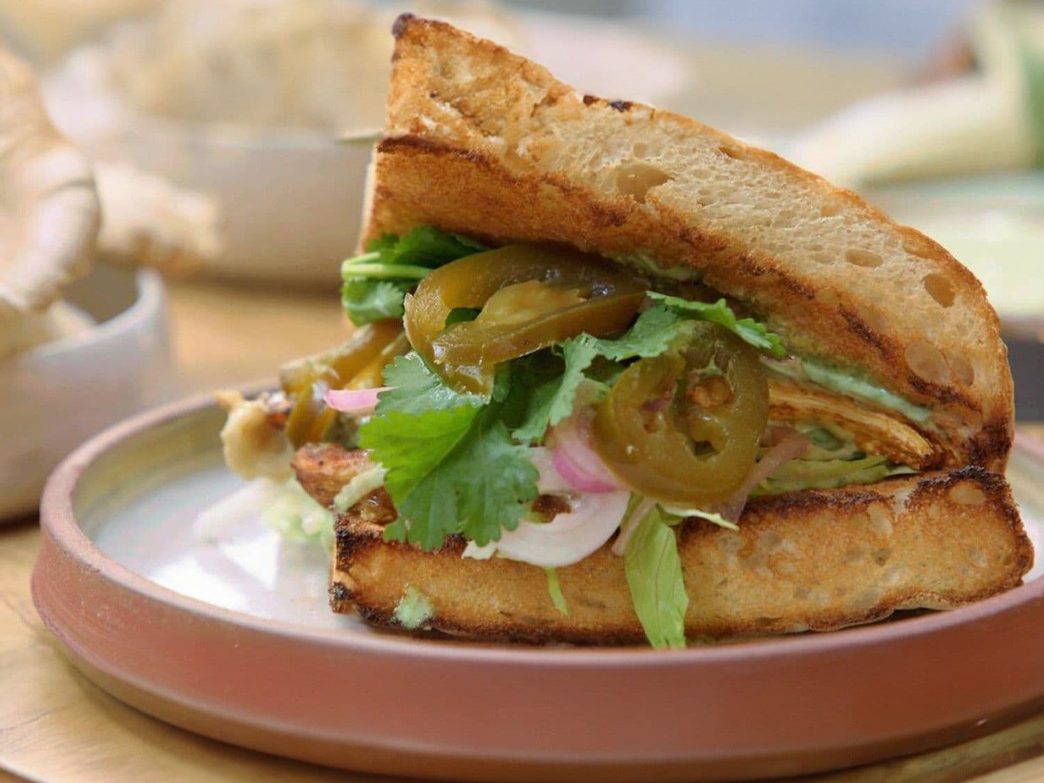 Vegetarische kebab met oesterzwammen, daslook en gegrilde brie