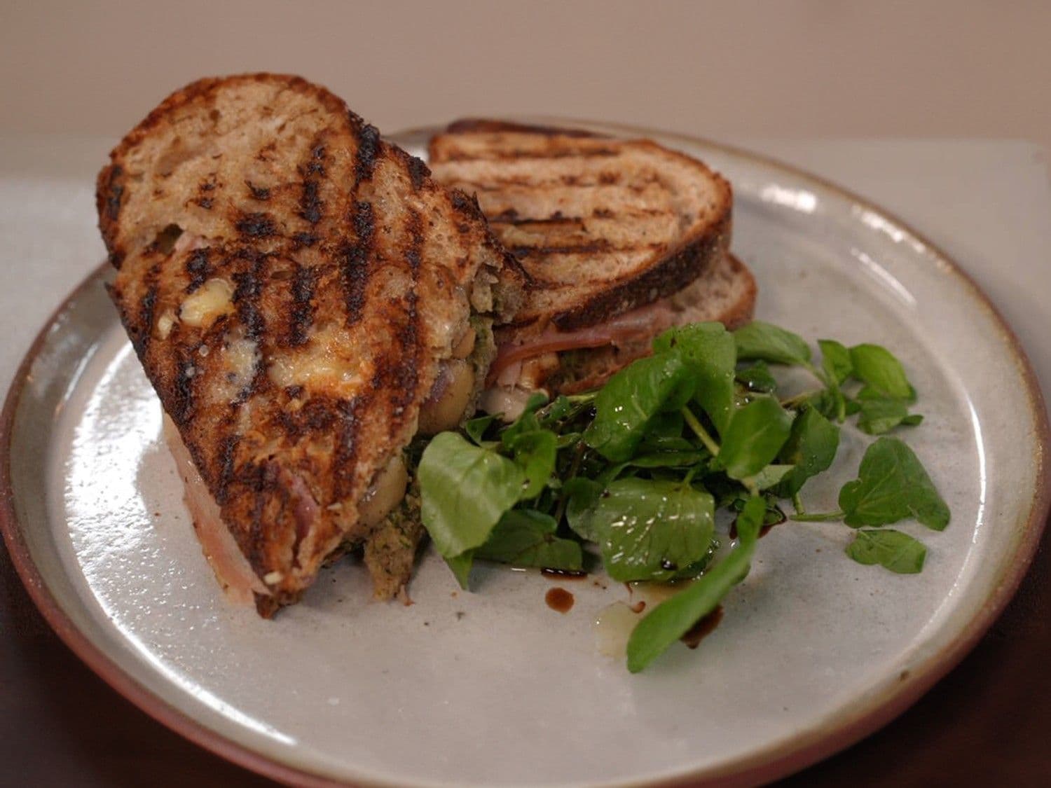 Croque champignon met cheddar, pancetta en duxelles van champignons