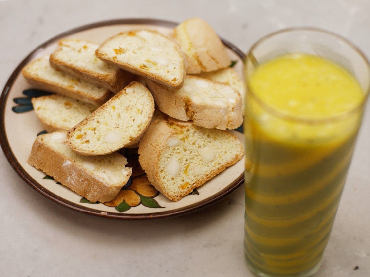 Amandelbiscotti en een exotische smoothie