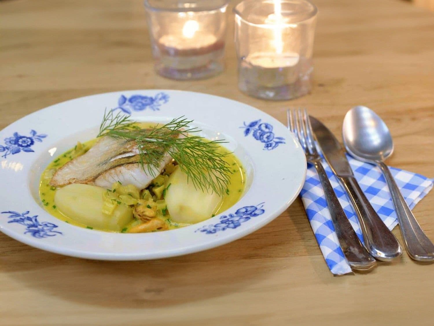 Snoekbaars met mosselen, curry en aardappelen