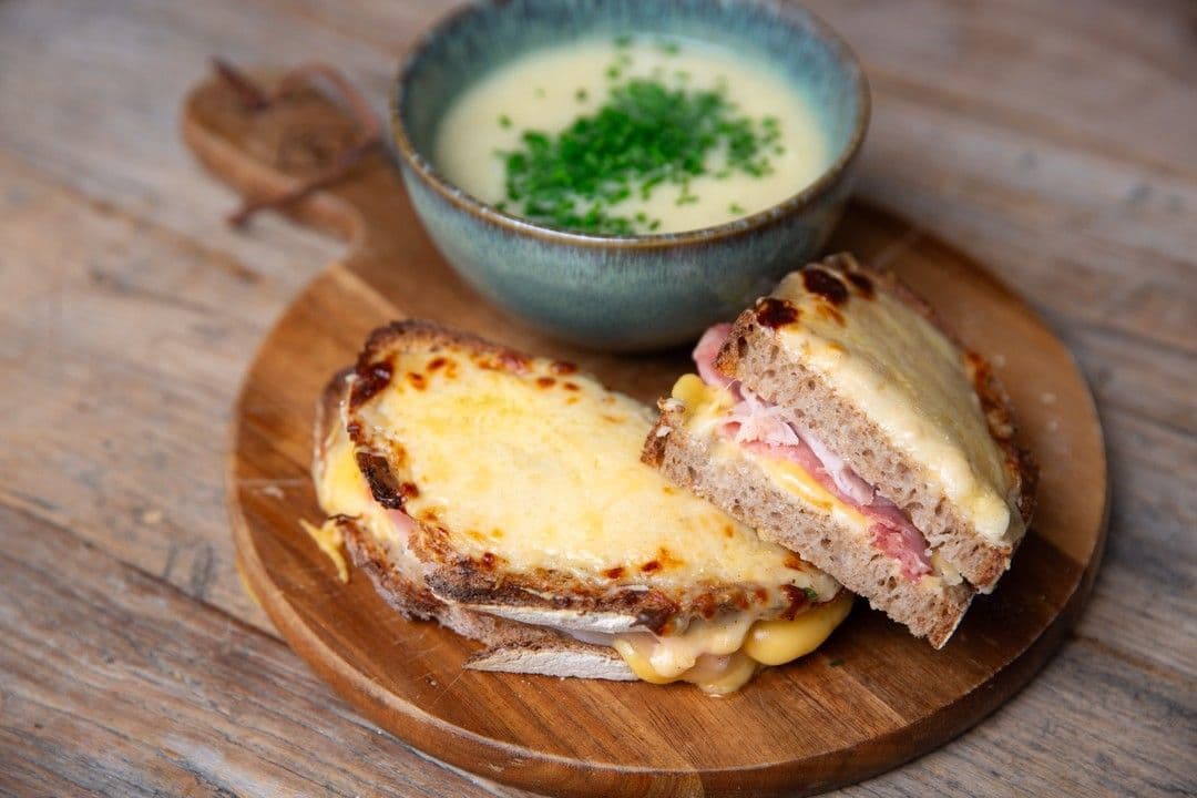 Bloemkoolsoep met croque-monsieur