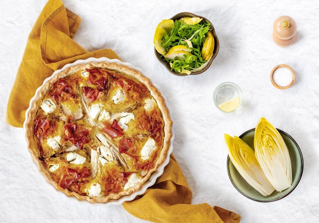 Quiche met witloof, peer en gedroogde ham