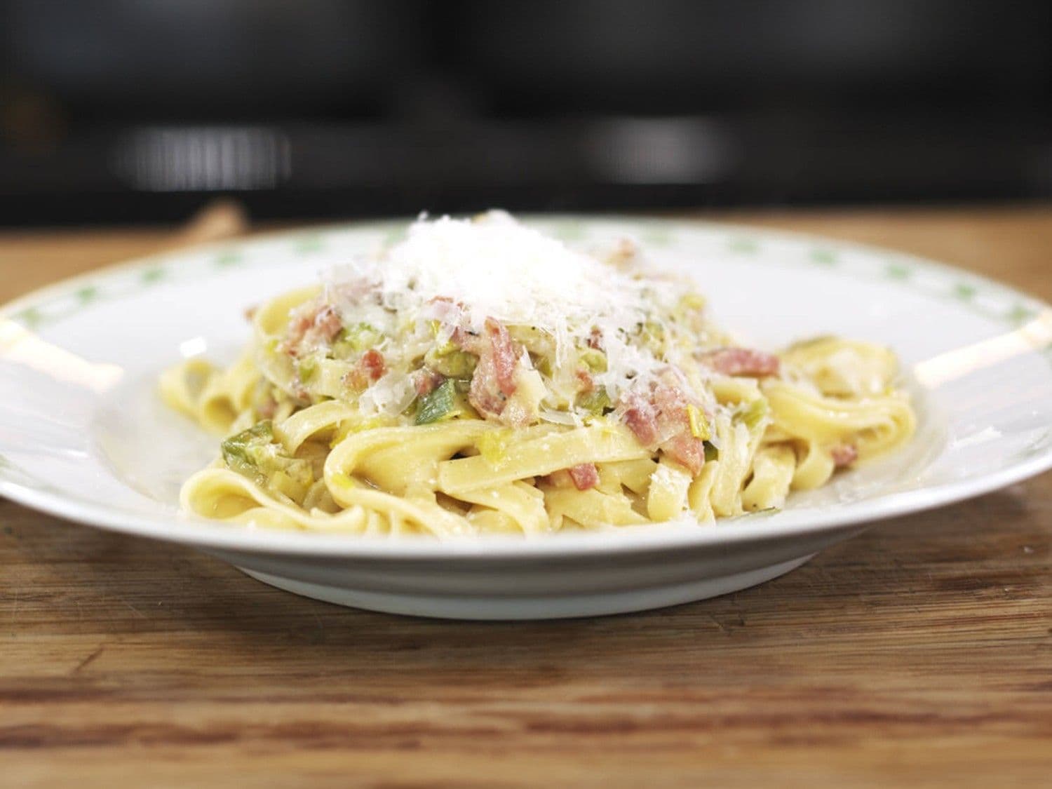 Fettuccine met prei en pancetta