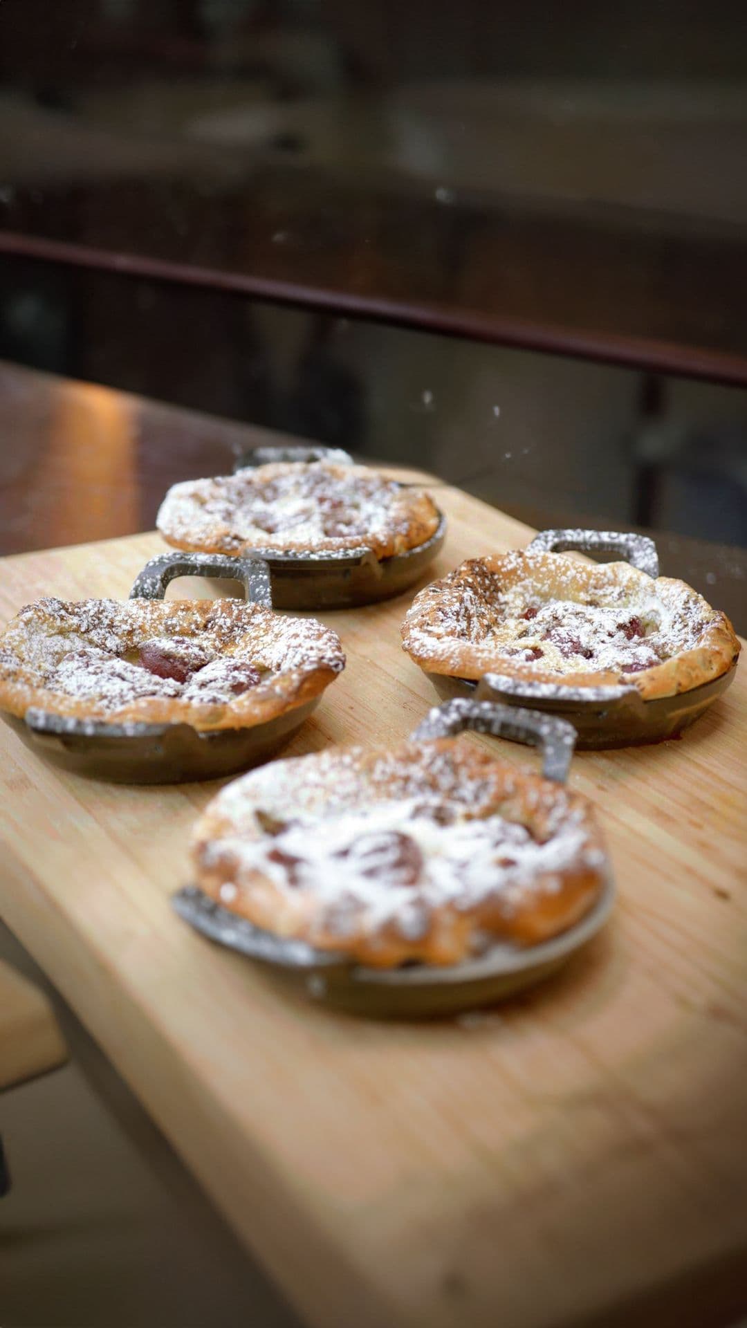 Clafoutis met chocolade en Haspengouwse kersen