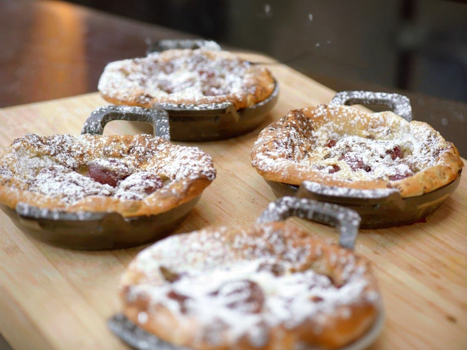Clafoutis met chocolade en Haspengouwse kersen