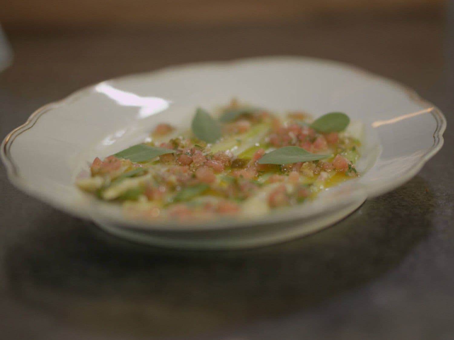 Aspergesalade met jalapeñosalsa