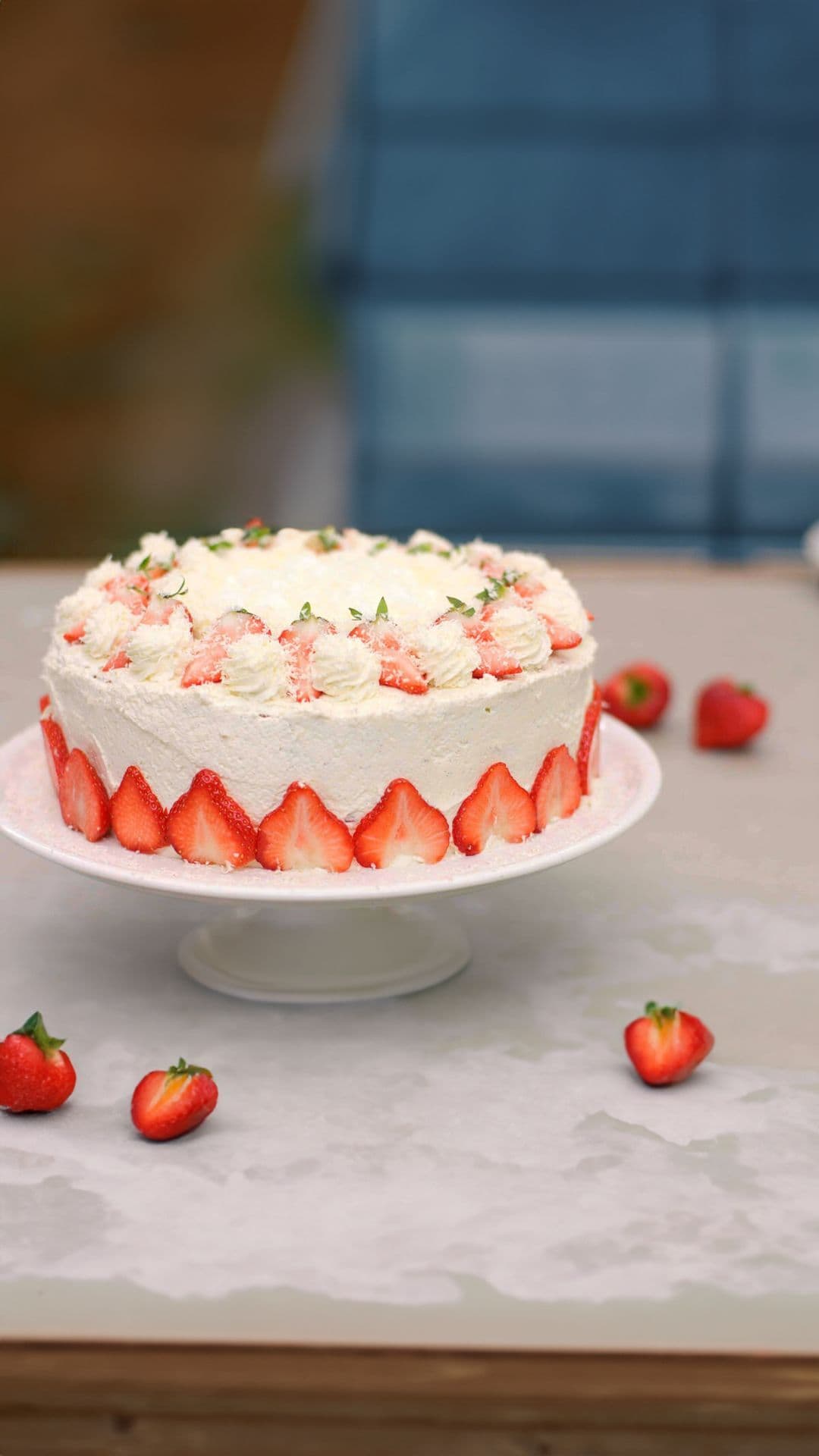 Slagroomtaart met aardbeien