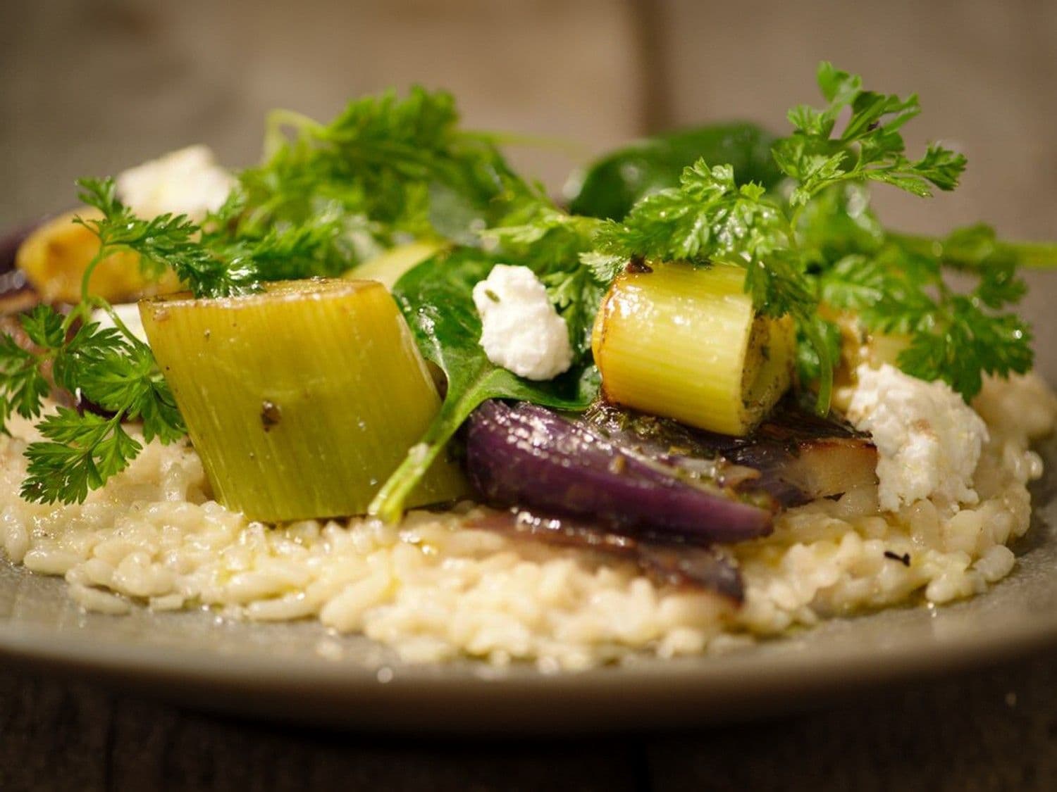 Risotto met rode ui, prei en Belgische geitenkaas