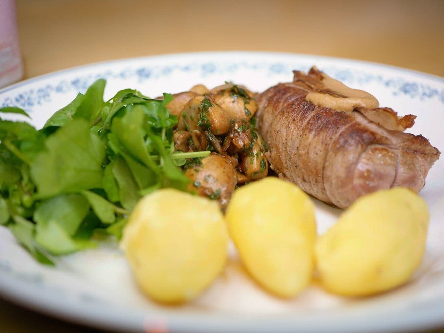 Blinde vinken met gebakken champignons en aardappelen 