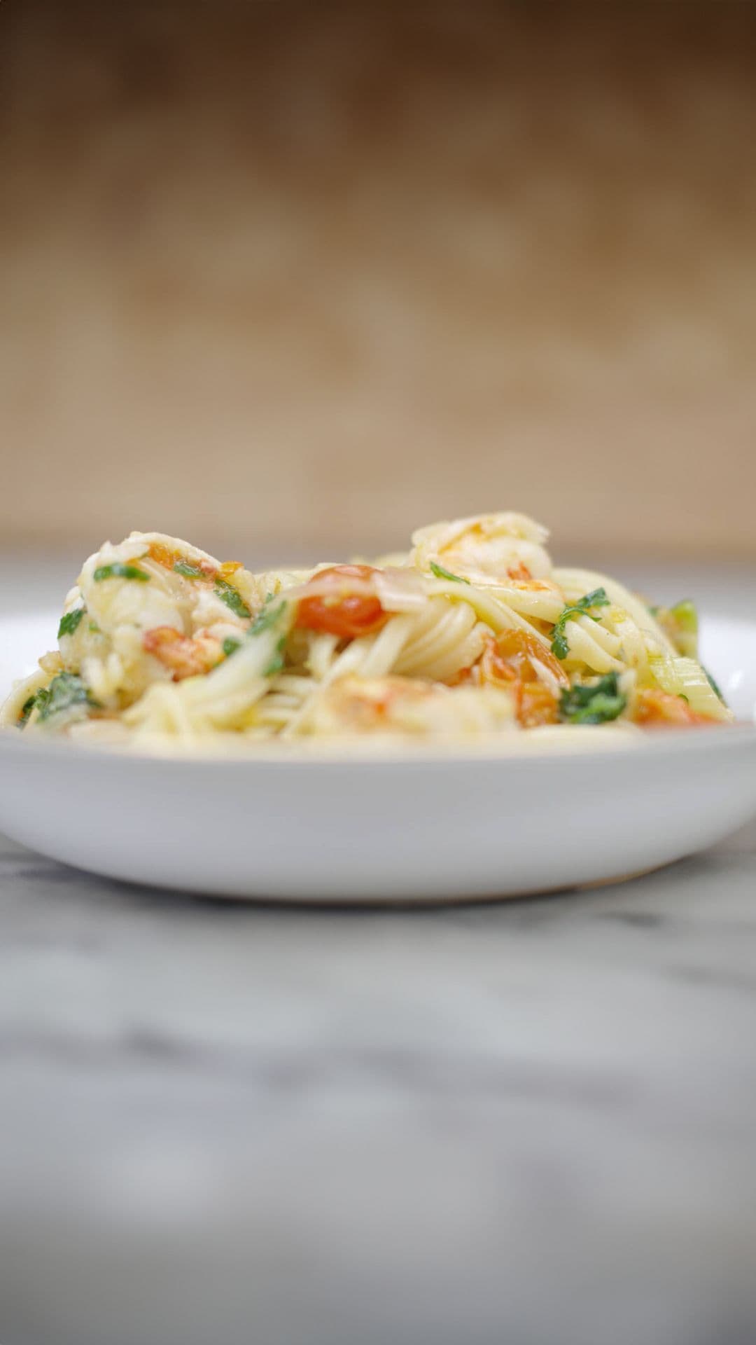 Linguine met scampi, venkel, kerstomaat en chilipeper