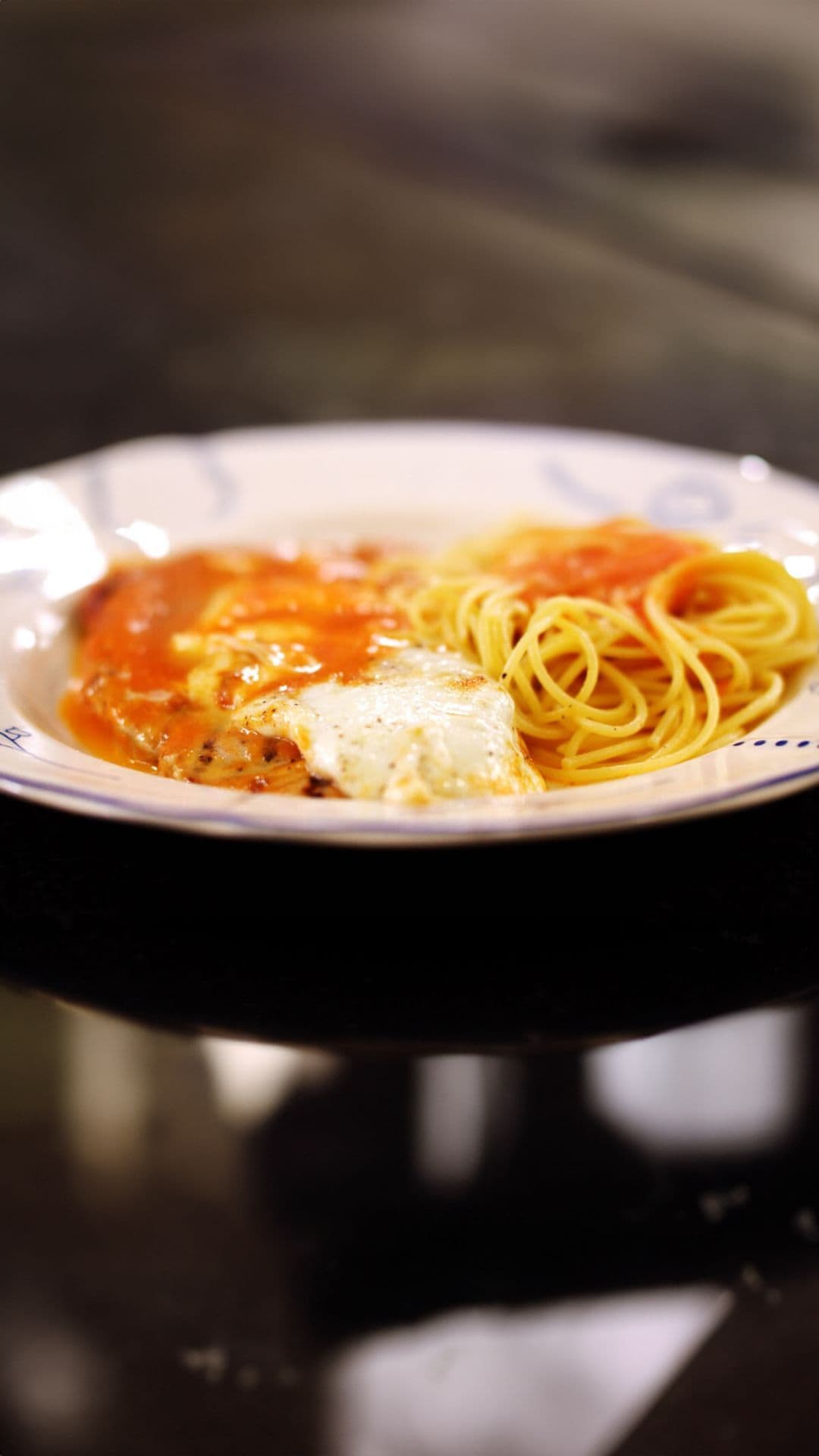 Kalfslapje met tomaat en mozzarella
