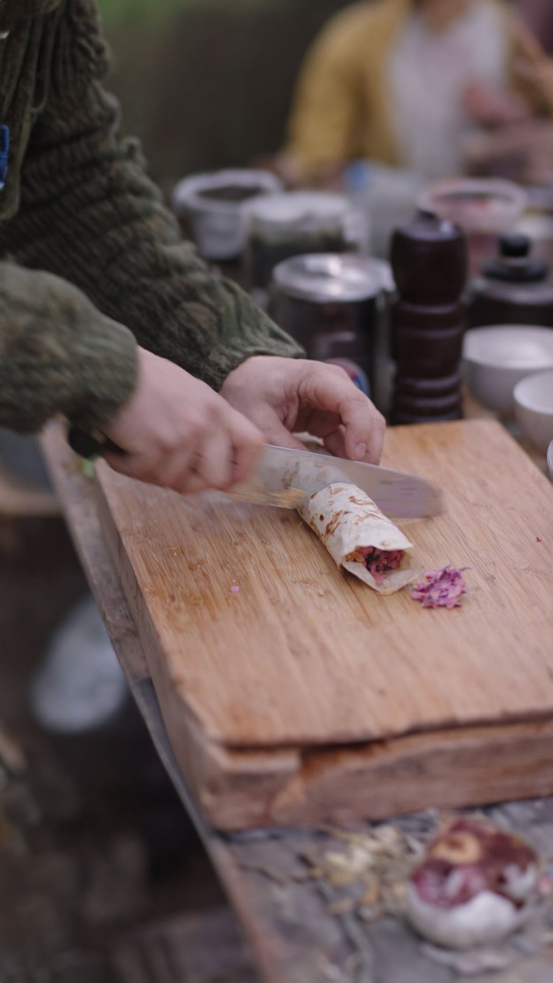 Wrap met oosterse kip en rode coleslaw