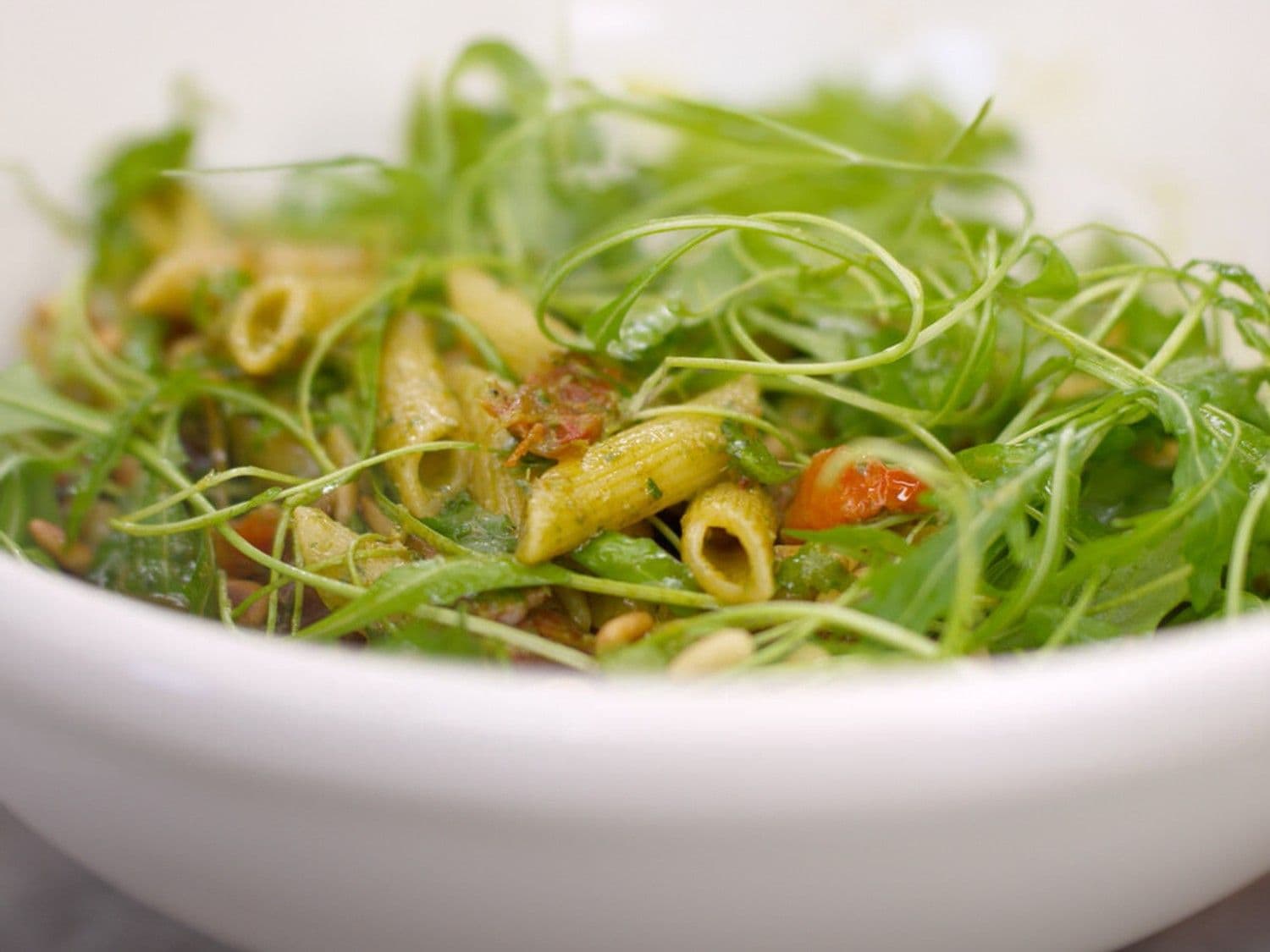 Penne met chorizo en dragonpesto