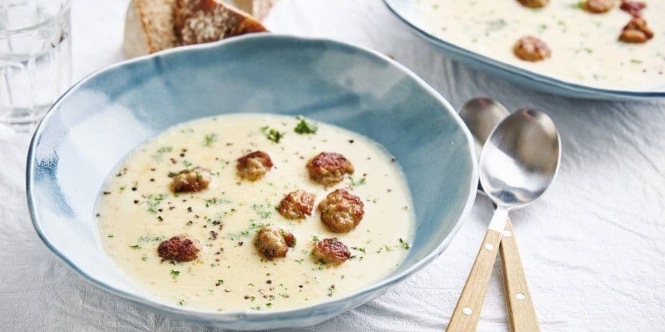 Aardappelsoep met mosterd en balletjes