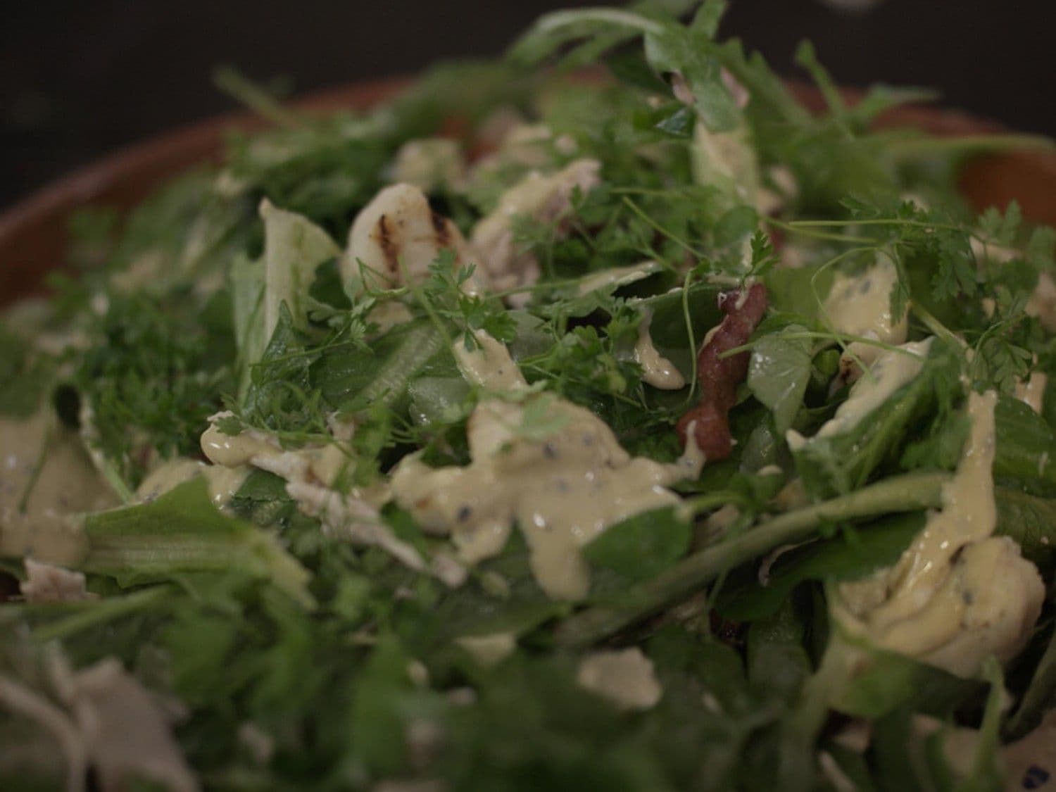 Salade van gegrilde bloemkool met kip