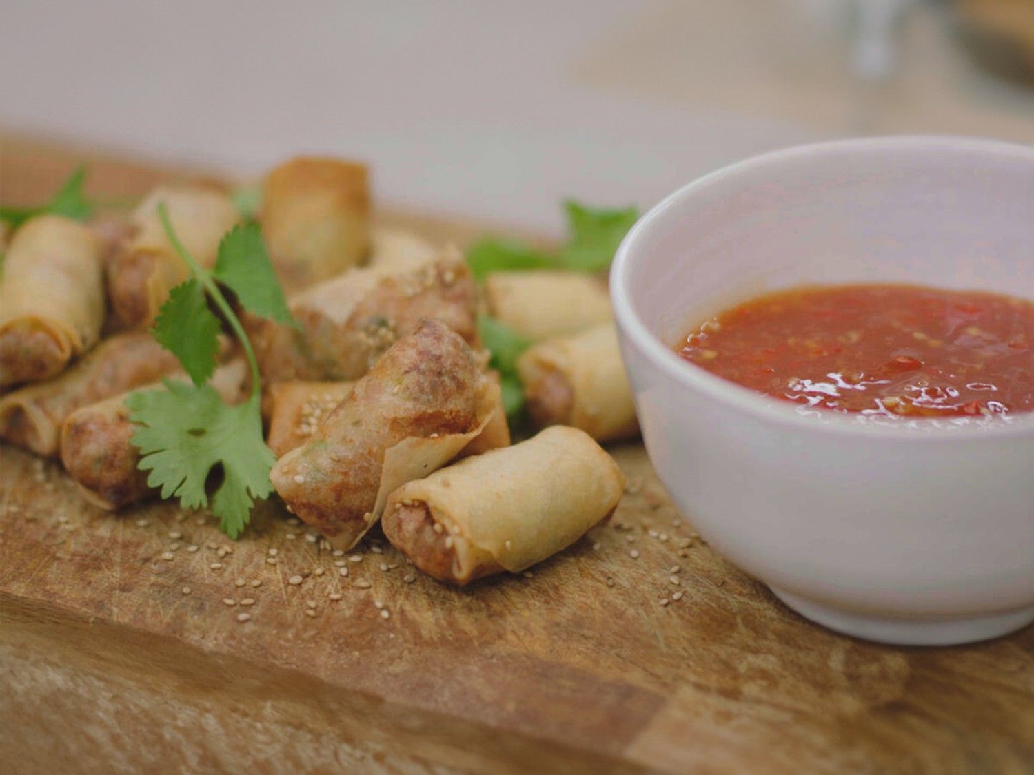 Mini-loempia’s met sweet chili saus ‘maison’
