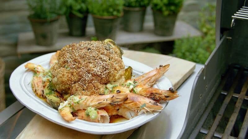 Gegrilde gamba's met geroosterde bloemkoolsalade