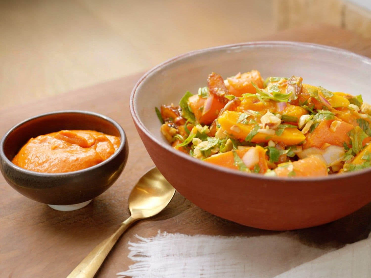 Wortel-pompoensalade met harissa
