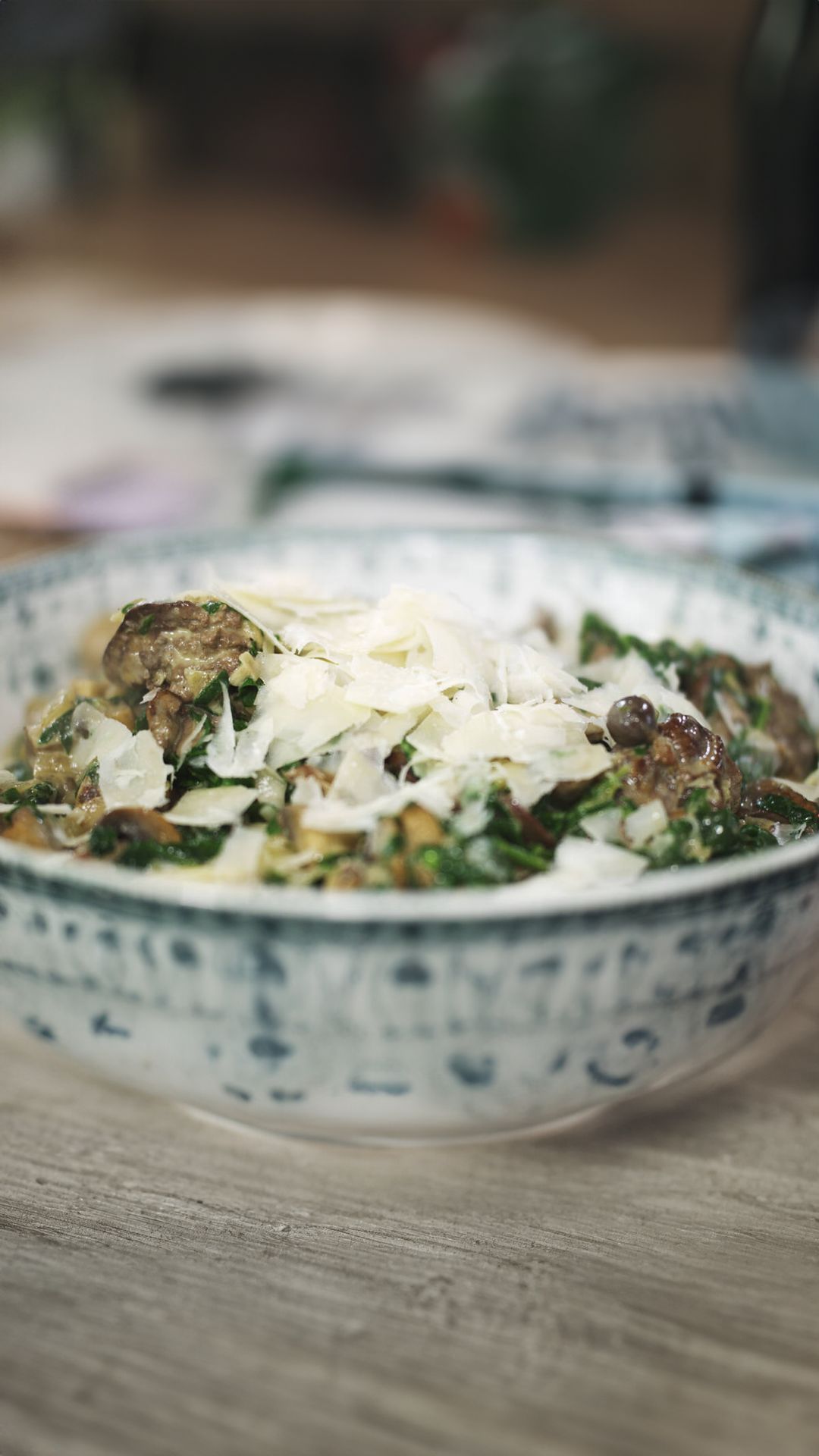 Linguini met kippenlevers en paddenstoelen