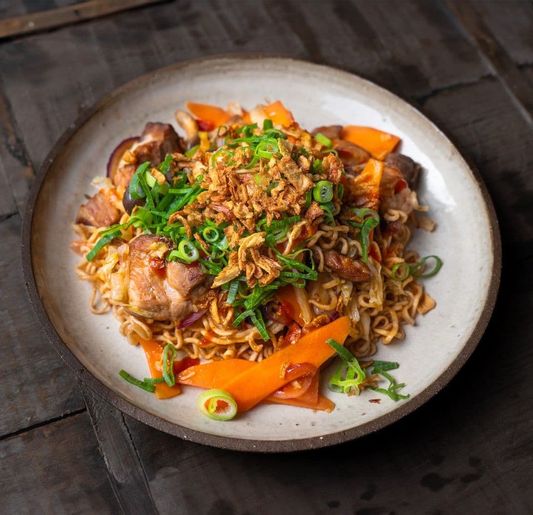 Yakisoba met spiering en volkoren noedels