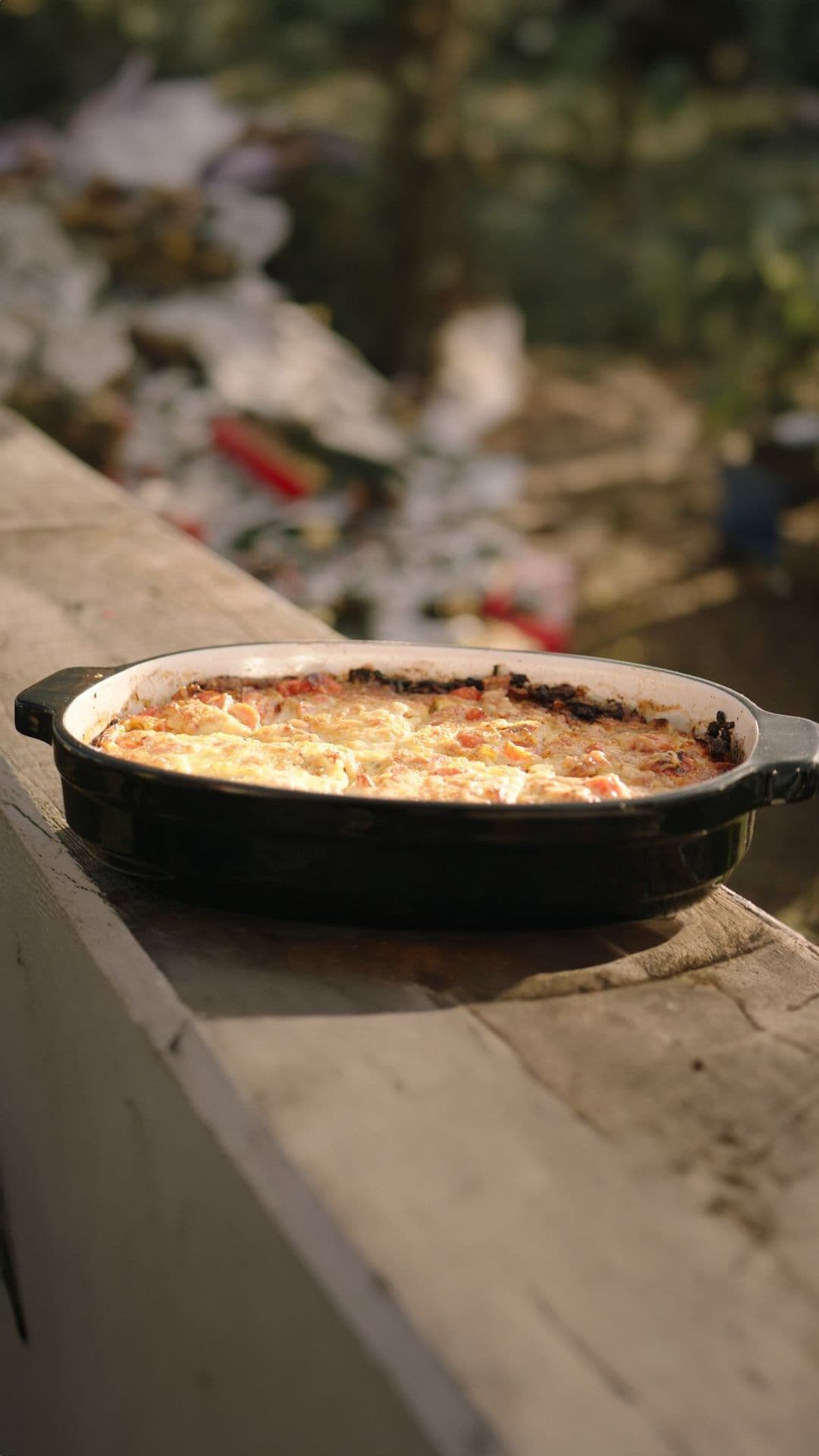 Omelet met worstjes, spinazie en kaas & omelet met tomaat, spek en kaas