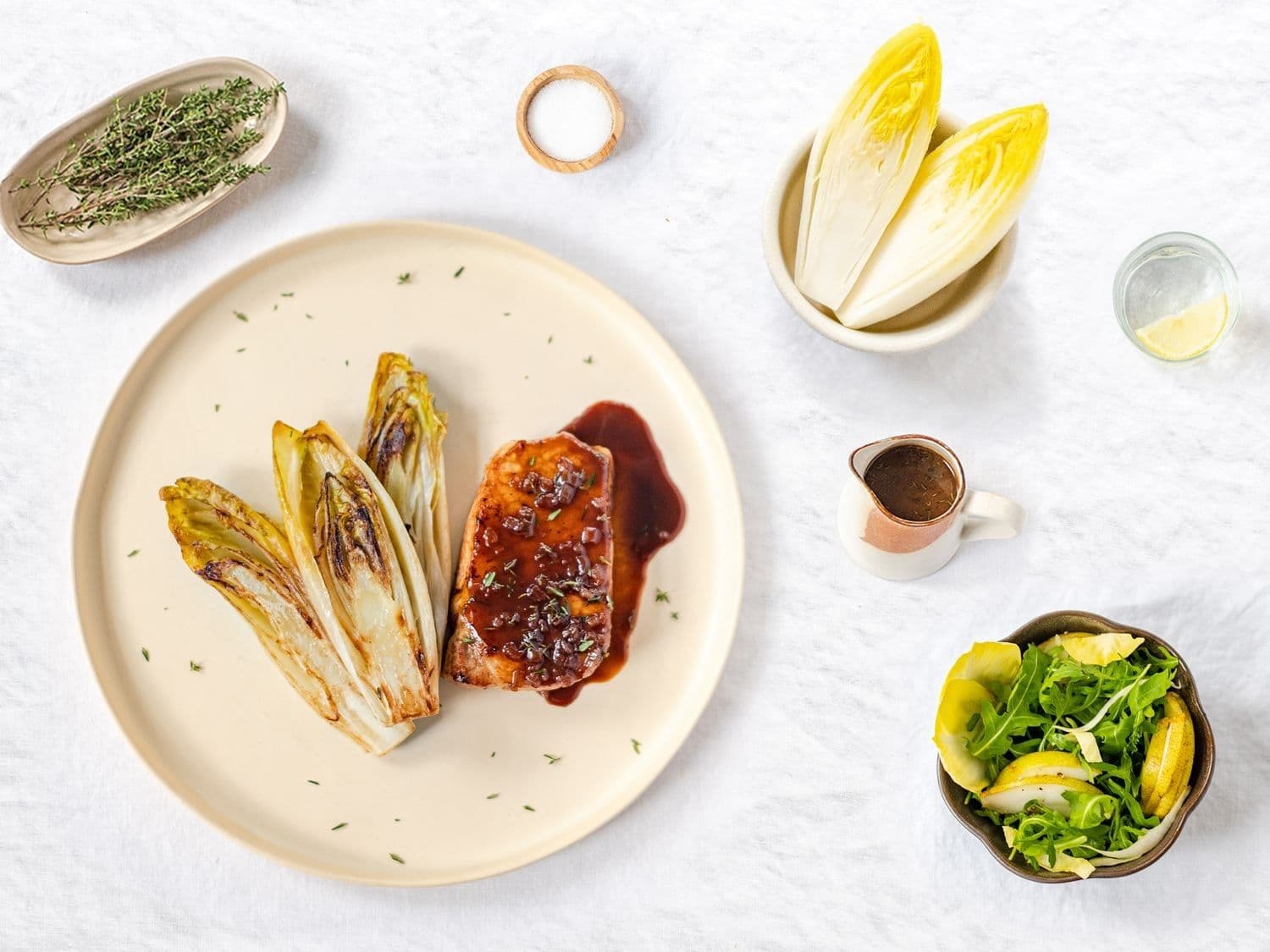 Varkensmignonnette met witloof en luikse saus