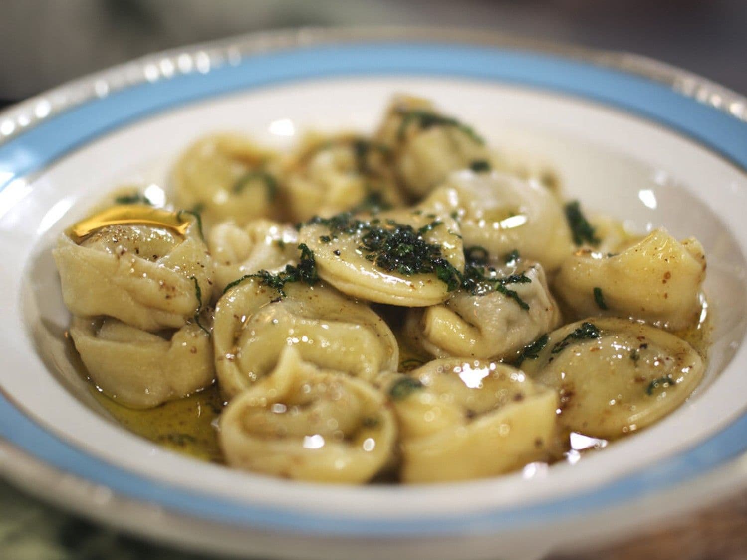 Tortelloni met champignonvulling en salieboter