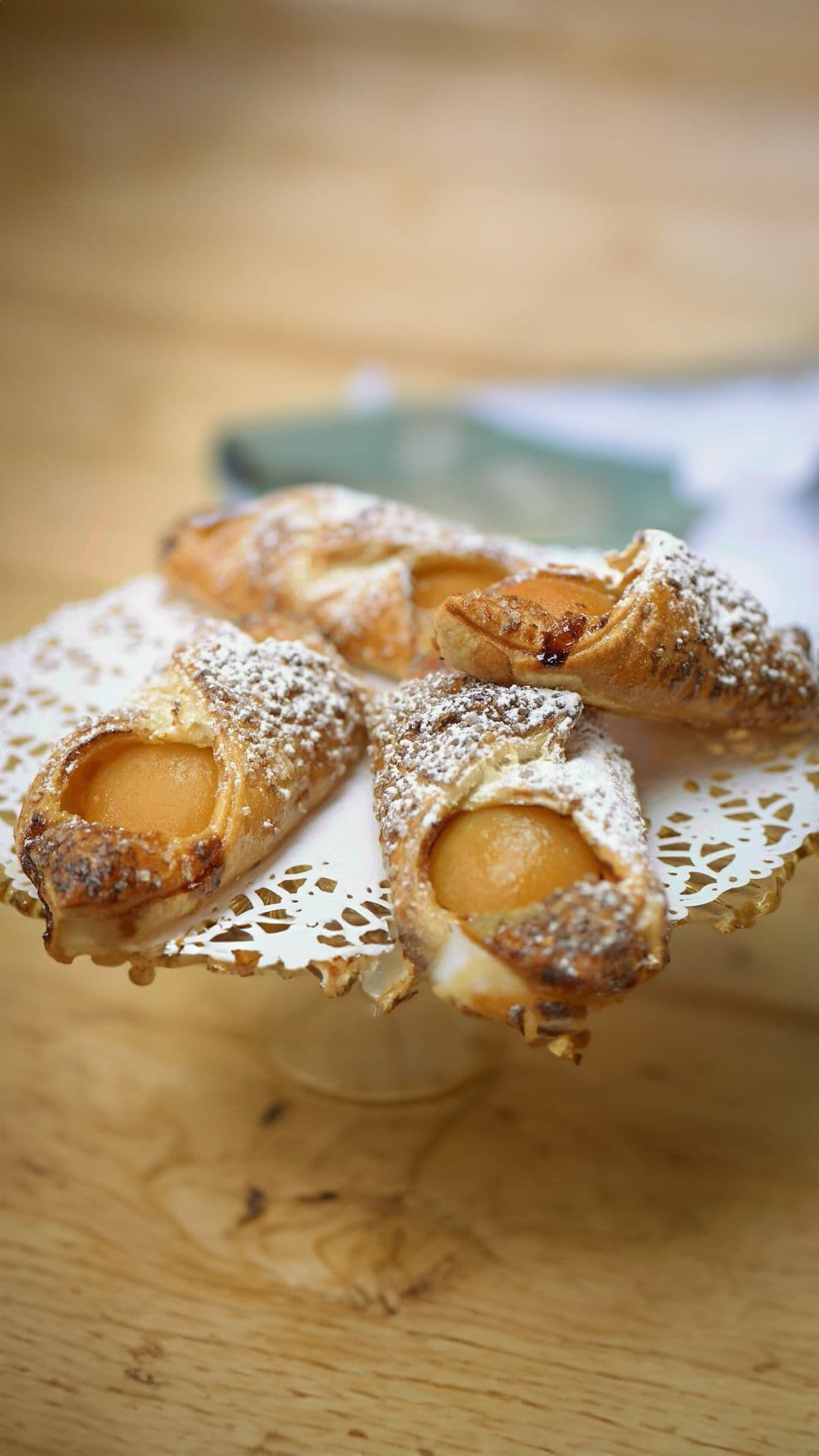 Abrikozenkoeken met amandelpudding