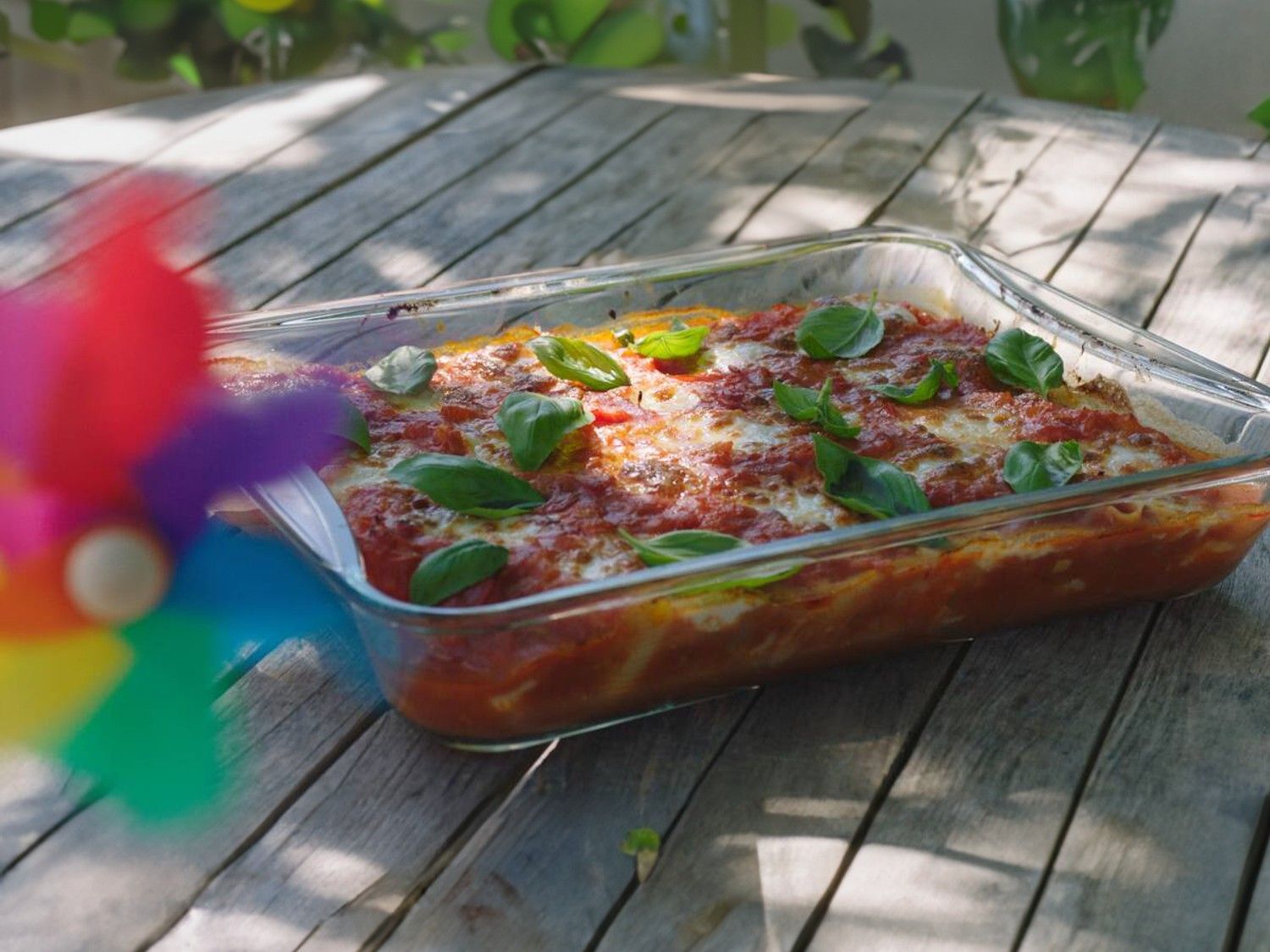 Pastaschelpen gevuld met kaas en mortadella