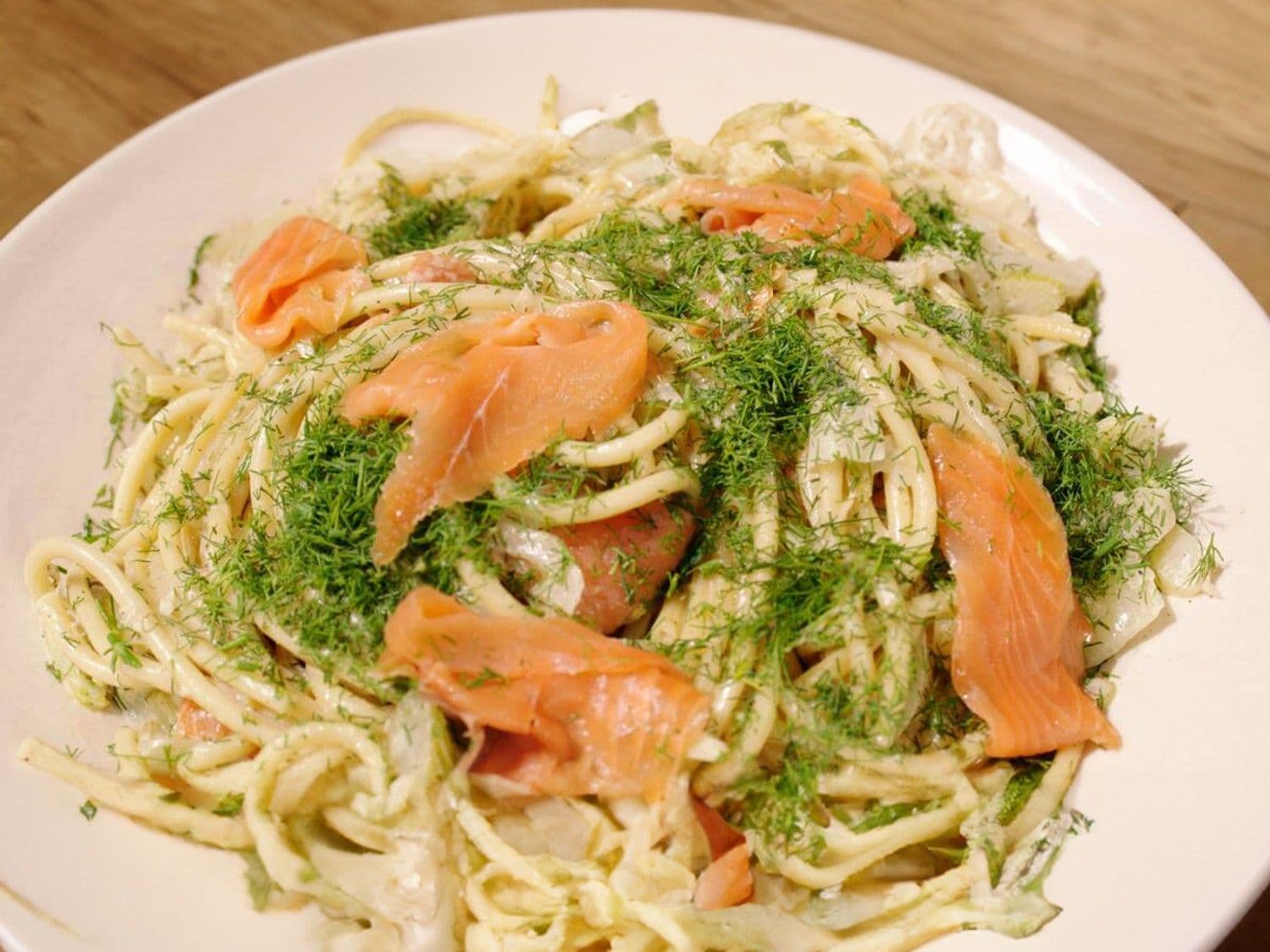 Pasta met gerookte zalm, venkel en kruidenkaas