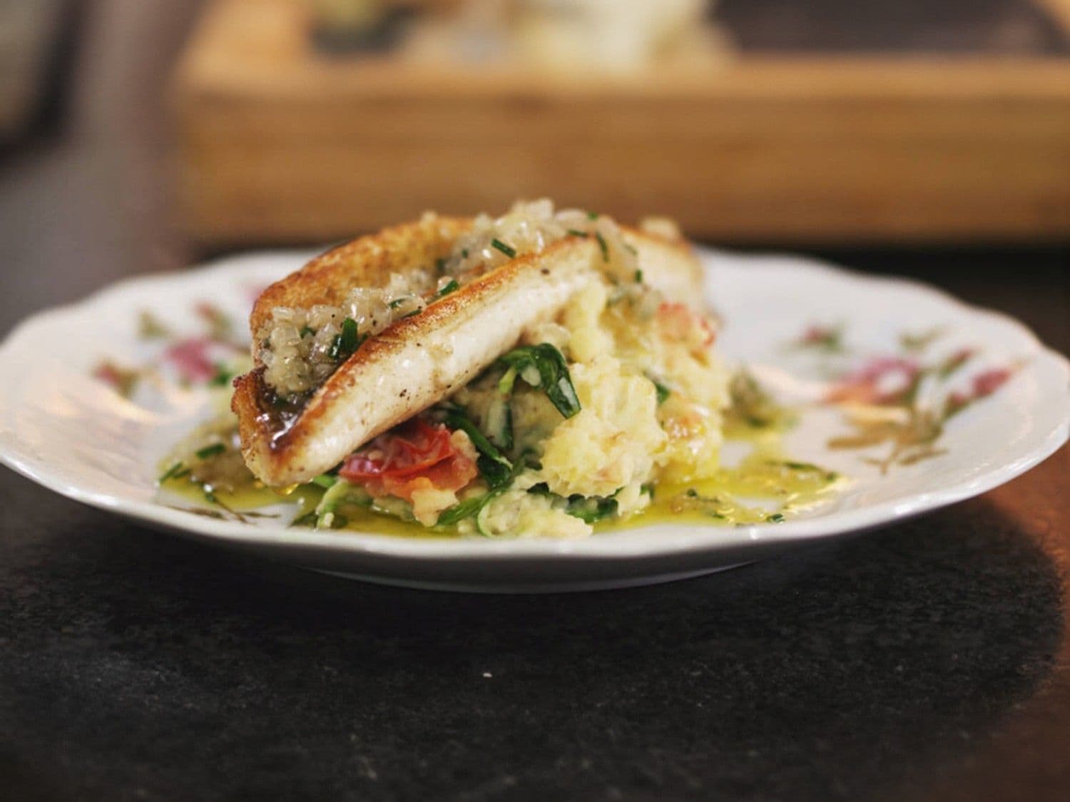 Pieterman met geplette aardappel en sjalottenvinaigrette